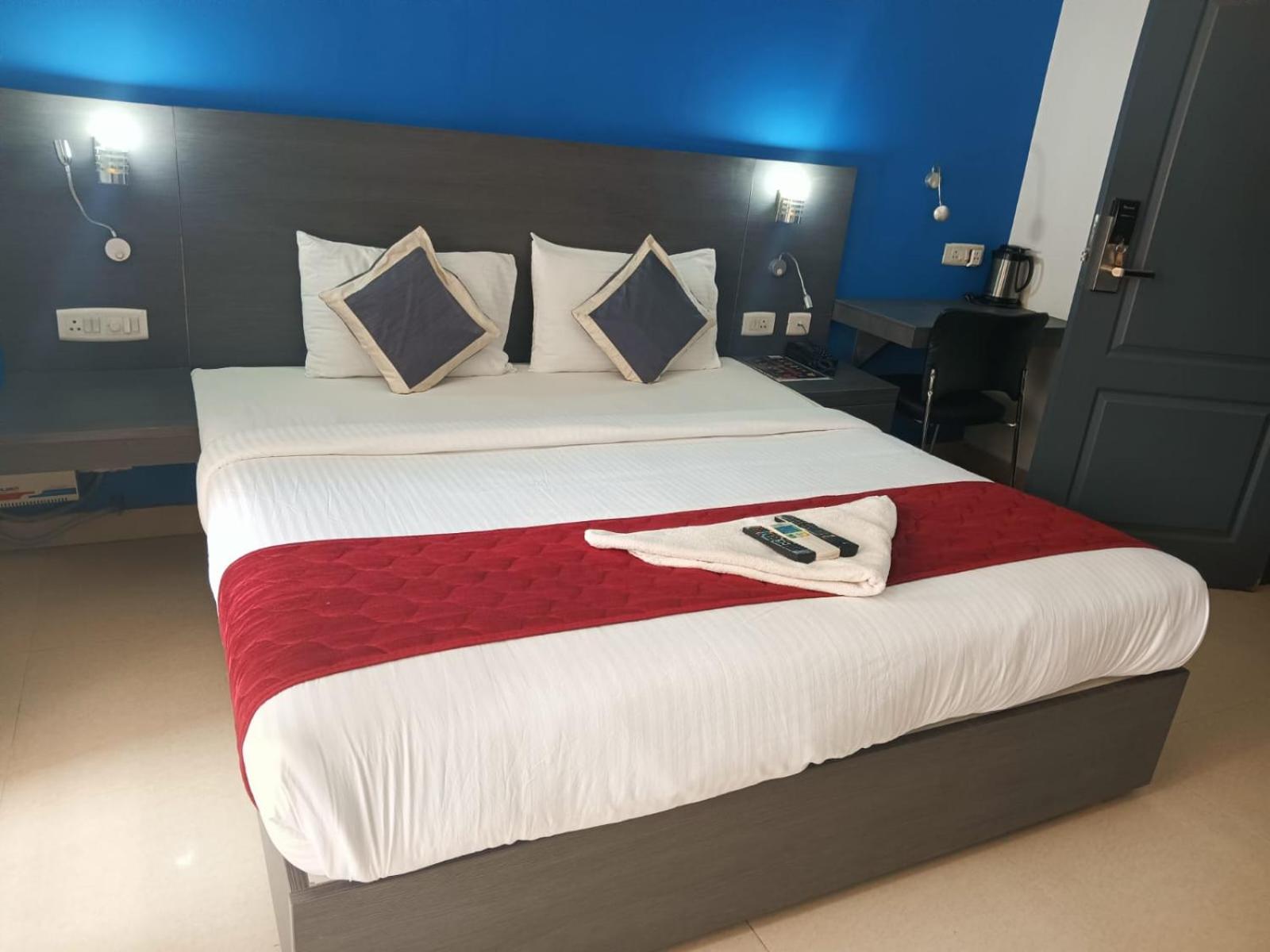 Deluxe Double or Twin Room