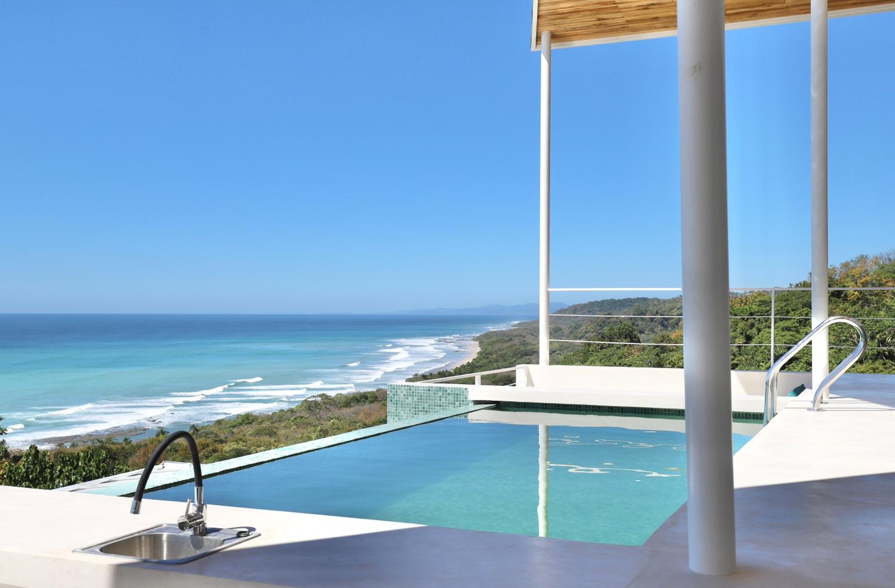 Villa photo 2