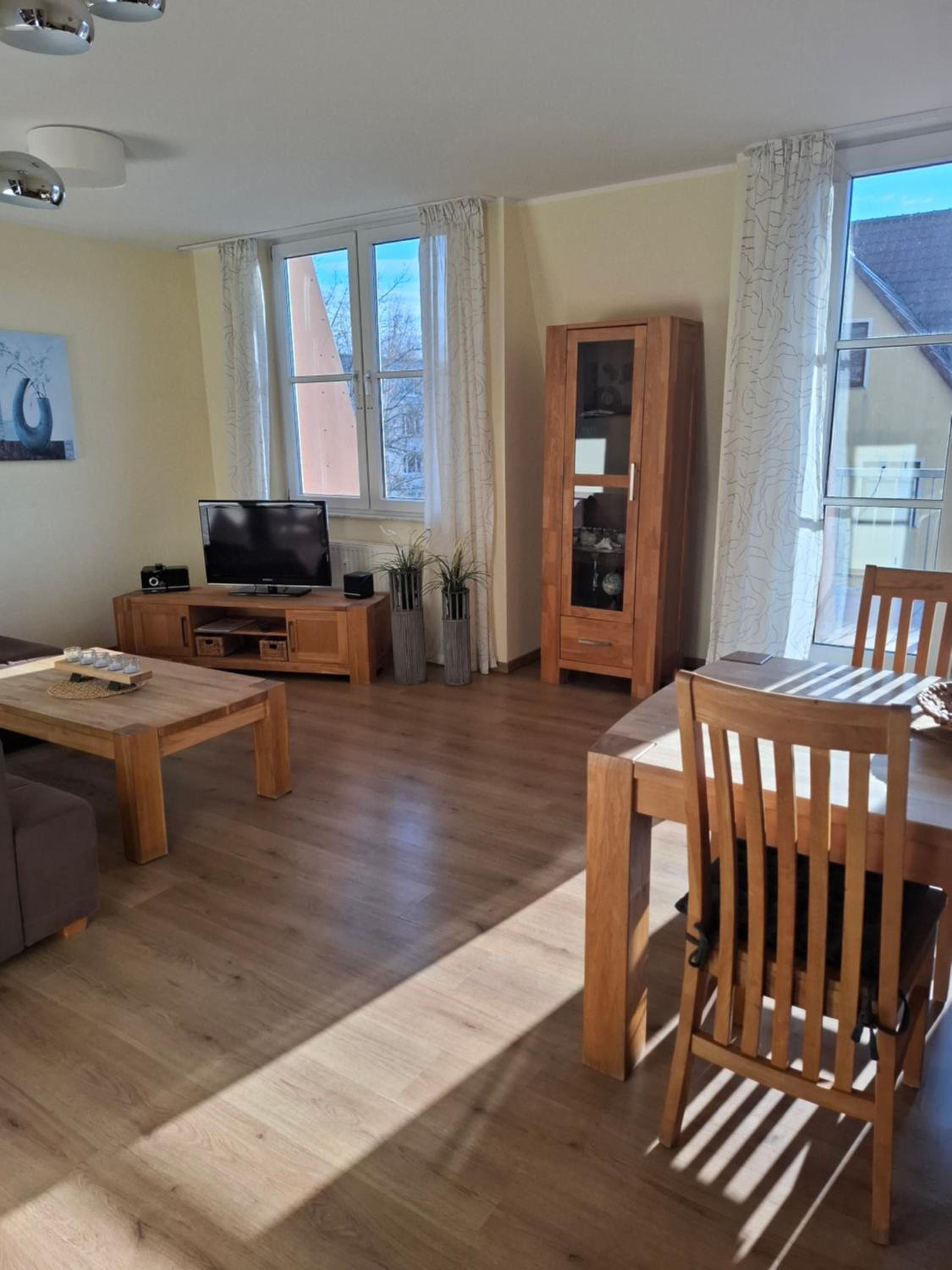 Two-Bedroom Apartment with Balcony photo 2