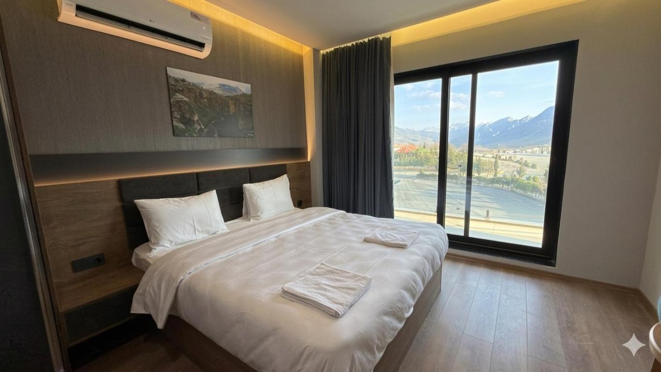 Suite with Mountain View