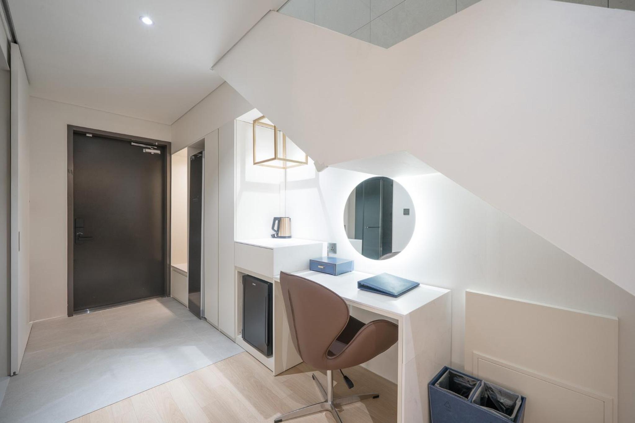 VIP Premium Twin Rooftop – No Pool Access