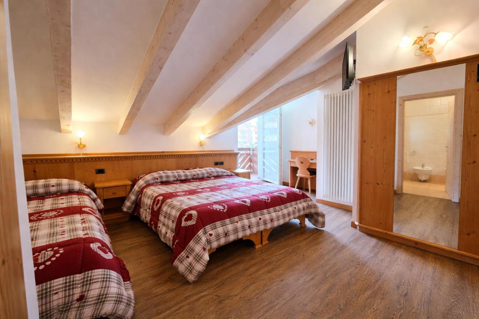 Standard Triple Room photo 3