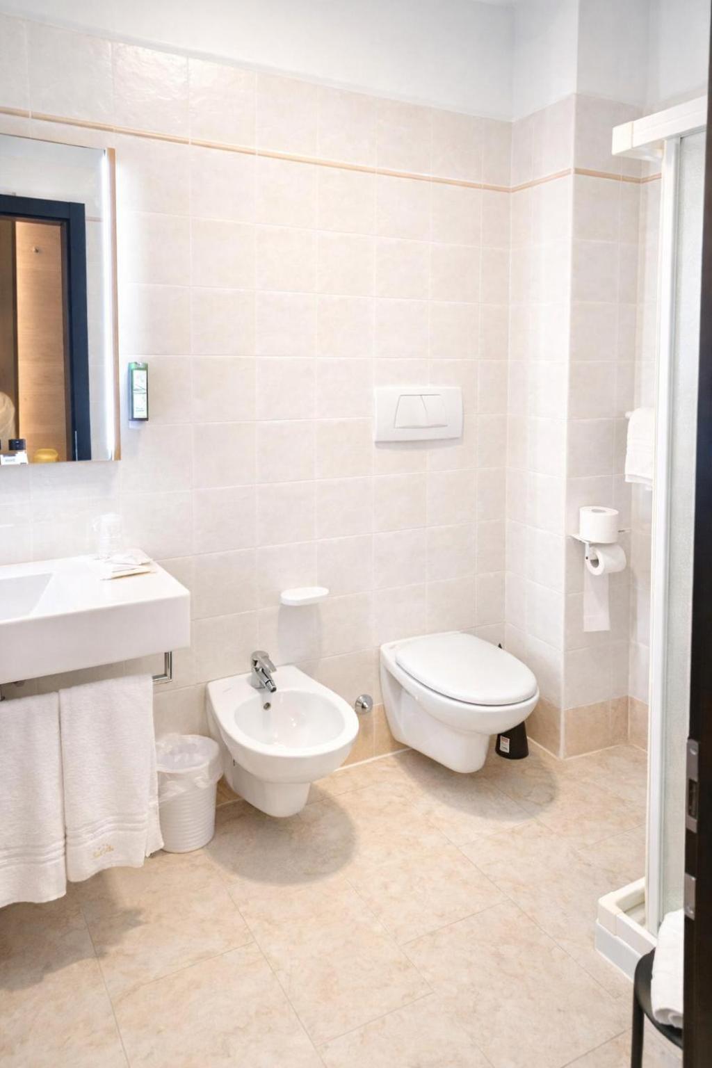 Superior Triple Room photo 3