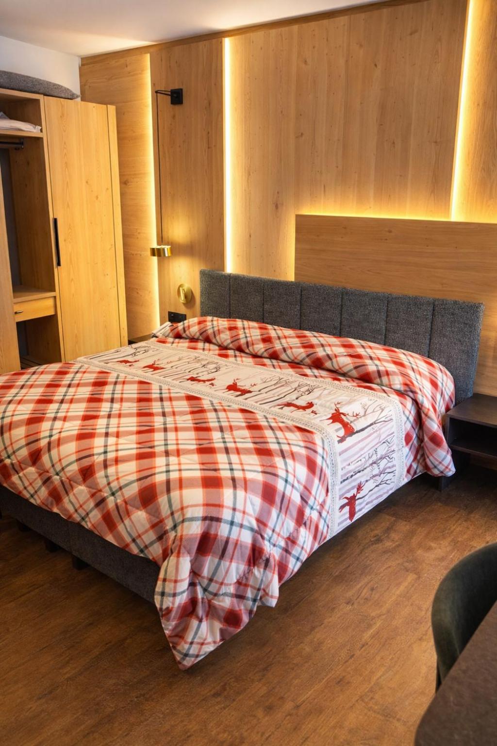 Superior Triple Room photo 2
