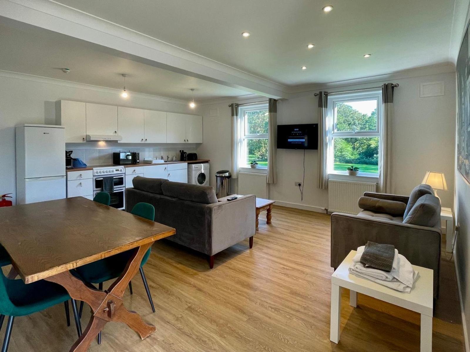 Three-Bedroom Vacation Home  photo 2