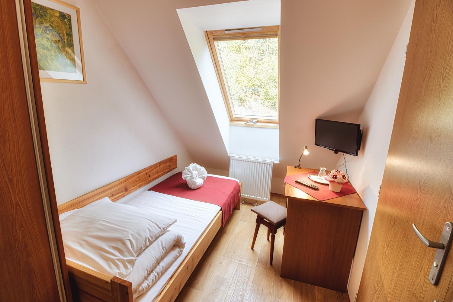 Single Room with Private Bathroom photo 1