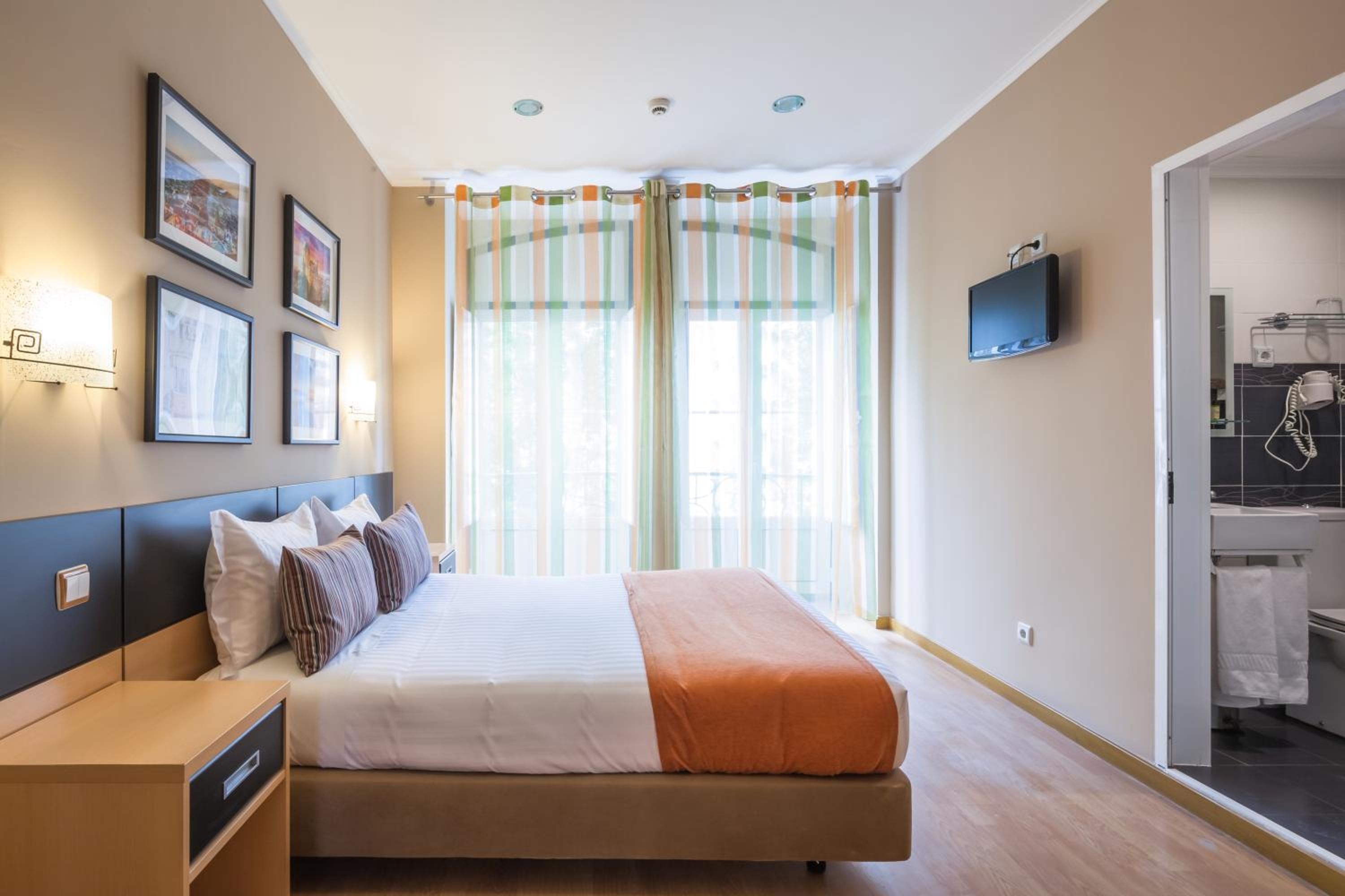 Standard Double Room - Photo 3