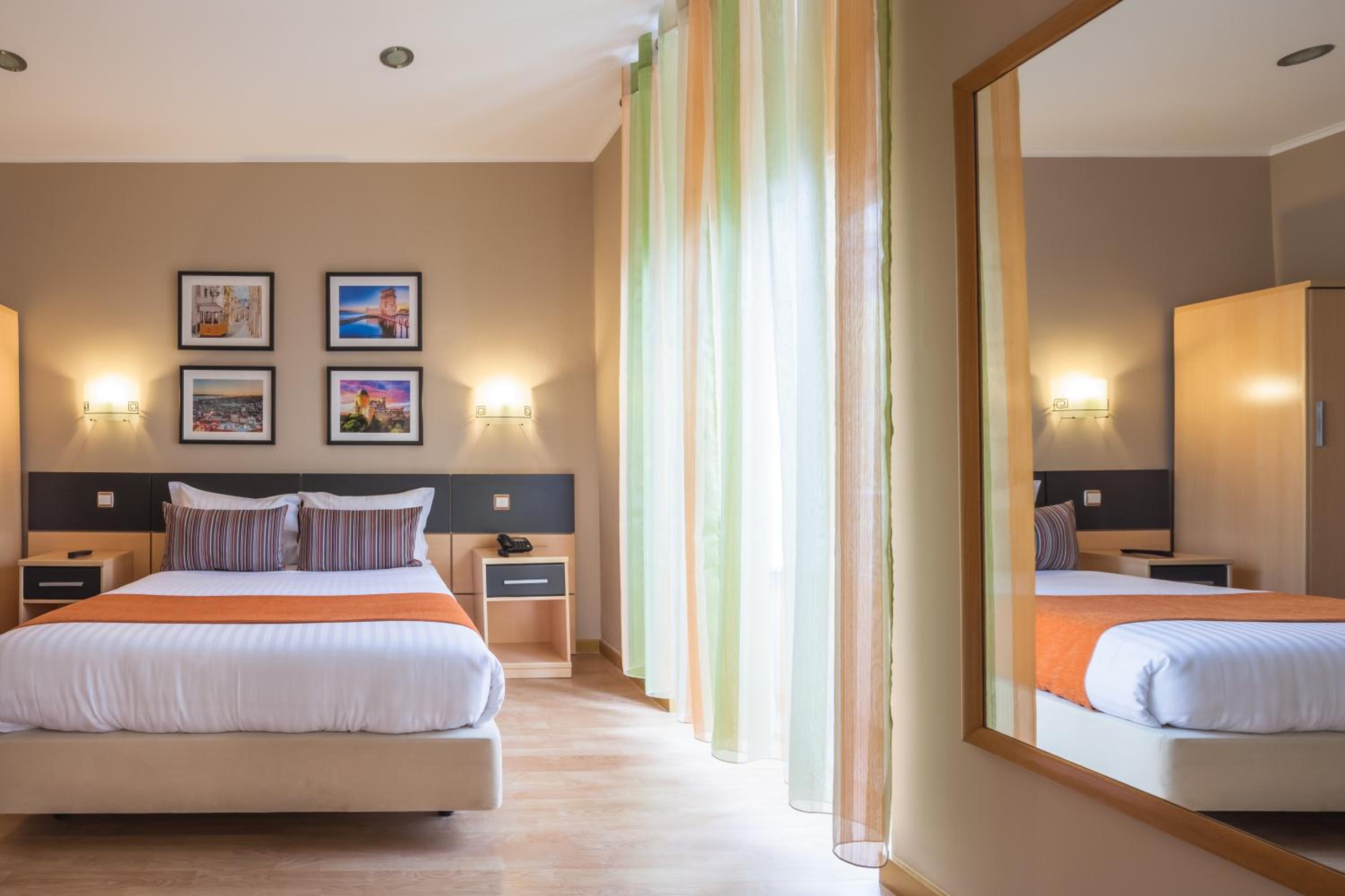 Standard Double Room - Photo 2