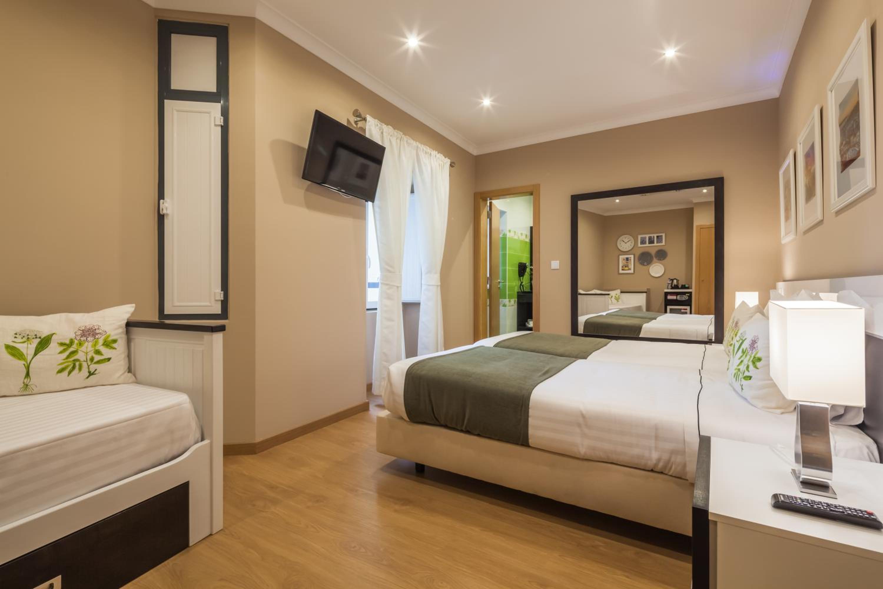 Superior Twin Room photo 2