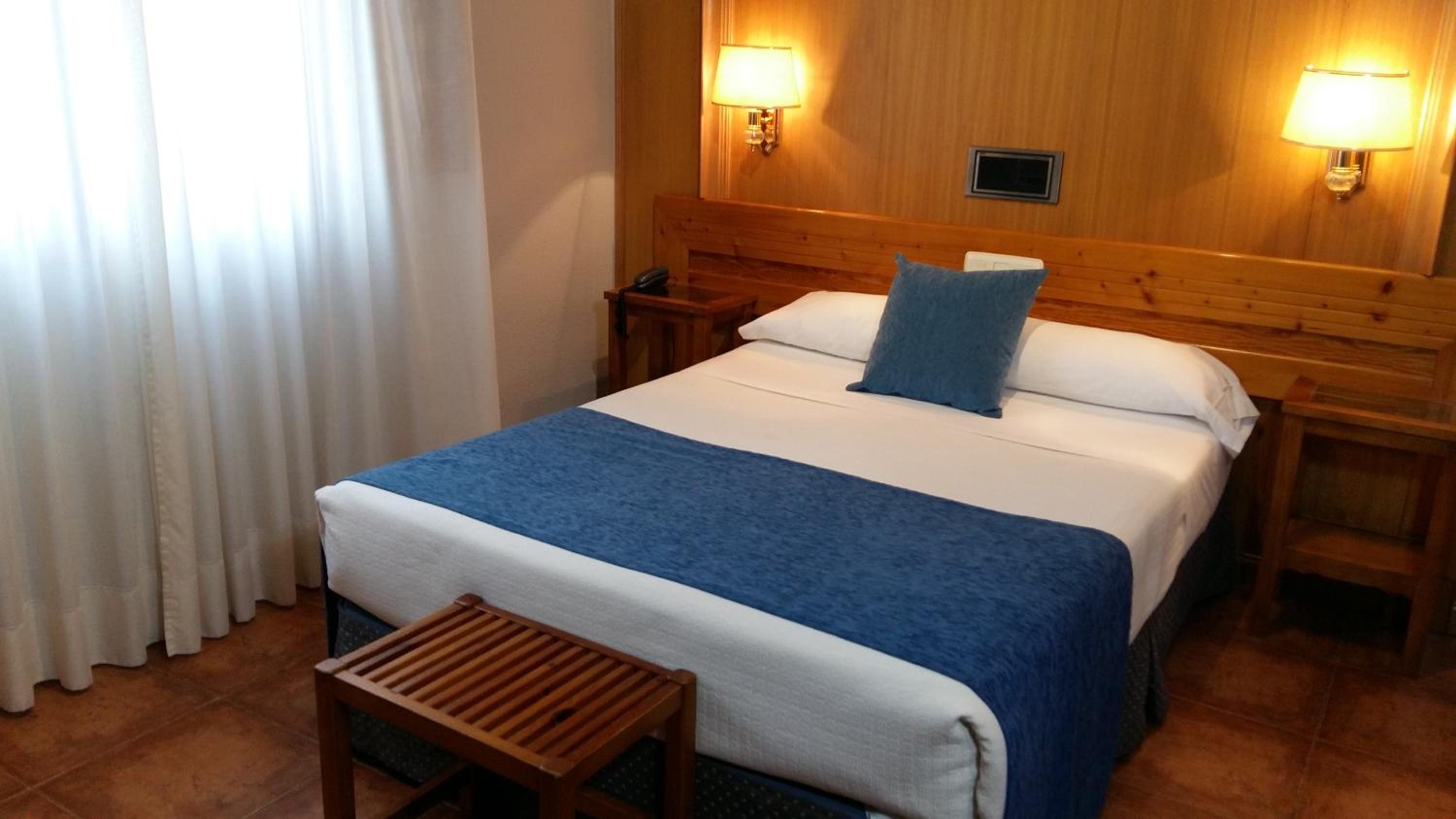 Double Room - Photo 9