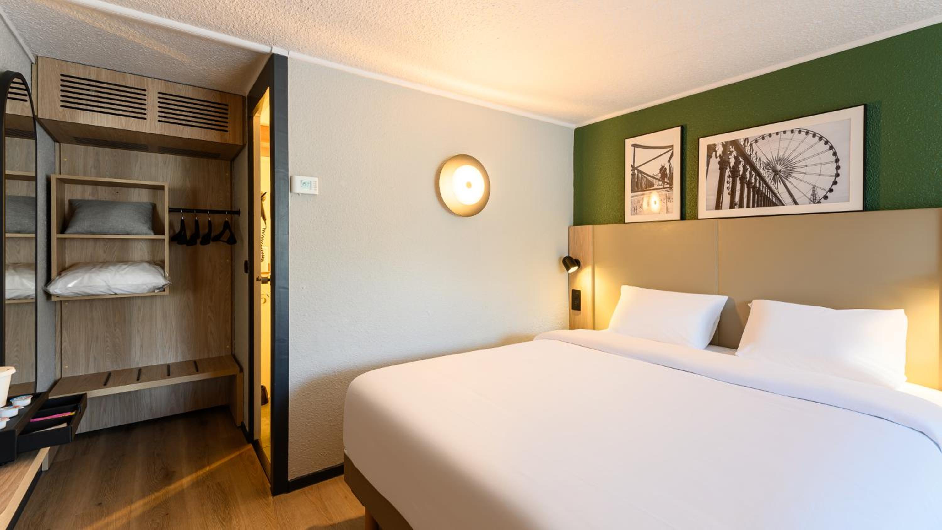 Standard Room - 1 Queen Bed 1 Sofa Bed
