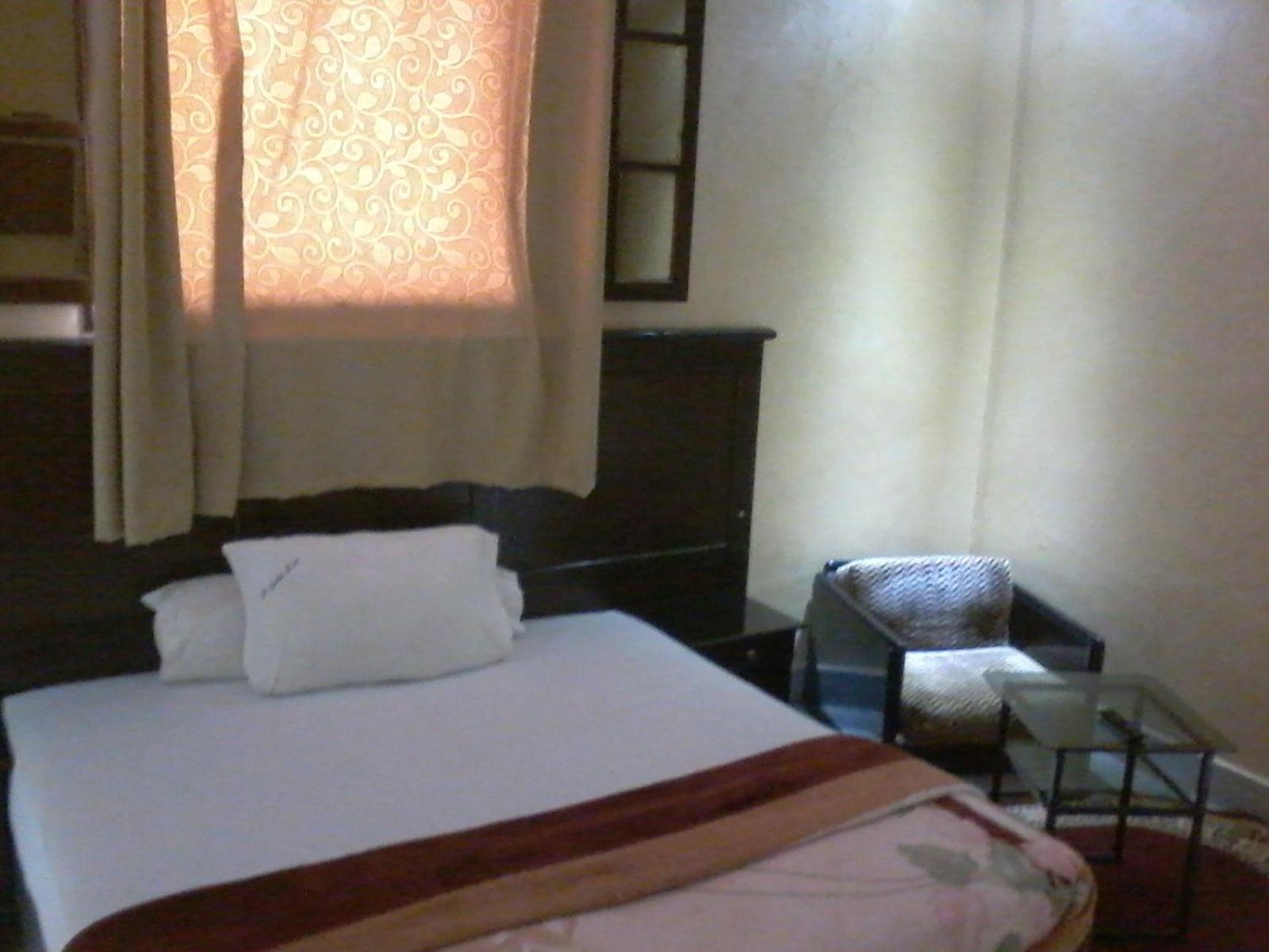 Twin Room - Photo 10