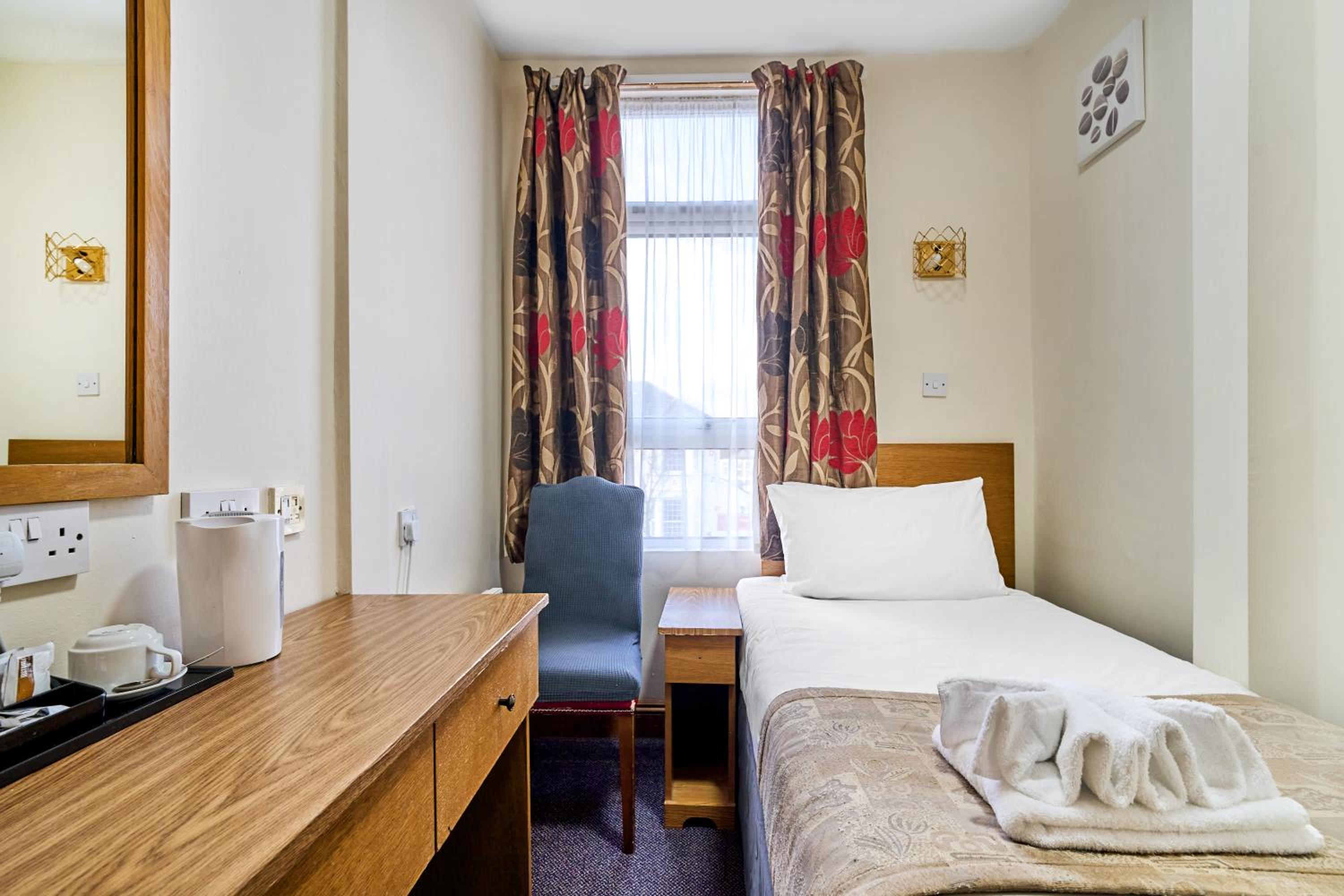 Single Room photo 2