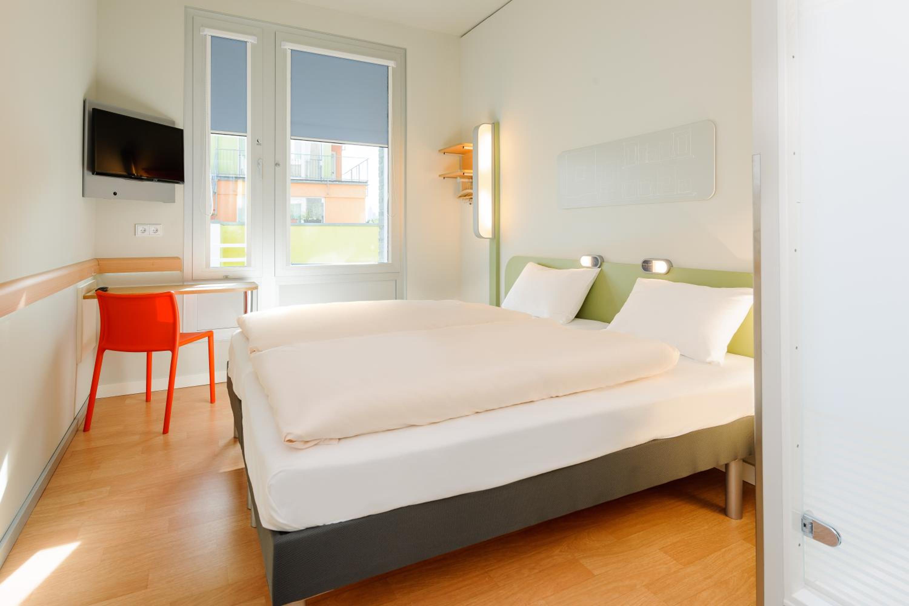 Twin Room - Photo 5