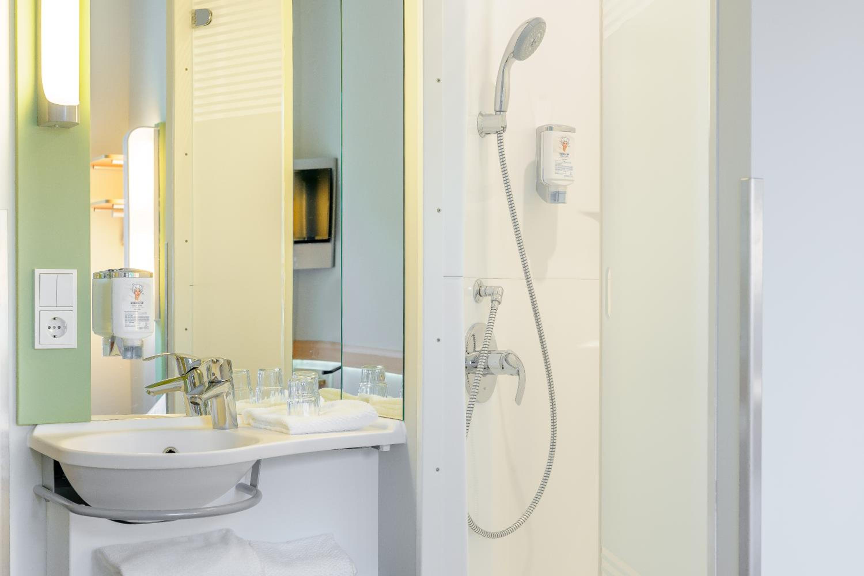 Triple Room - Photo 10