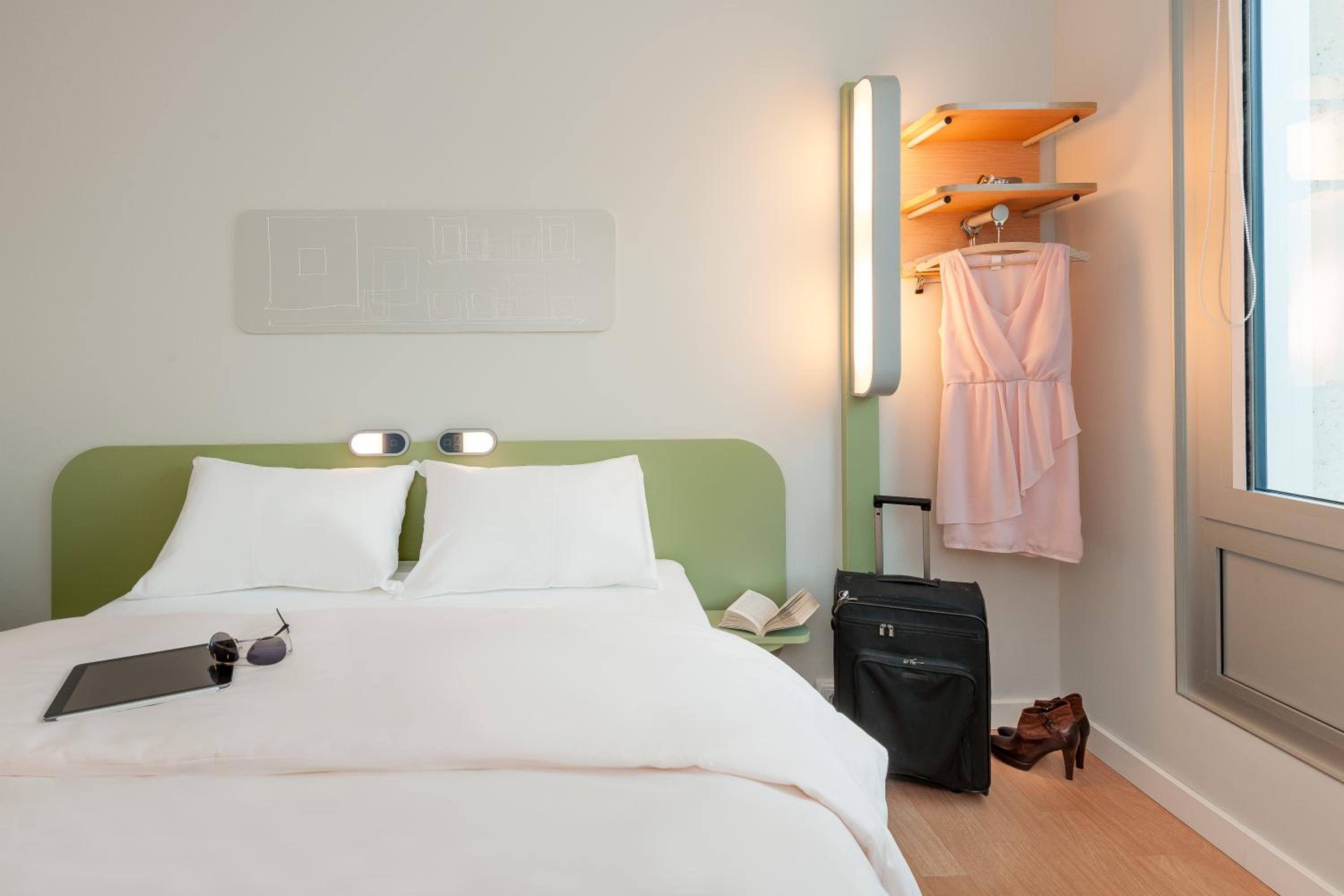 Standard One Double Bed - Photo 13