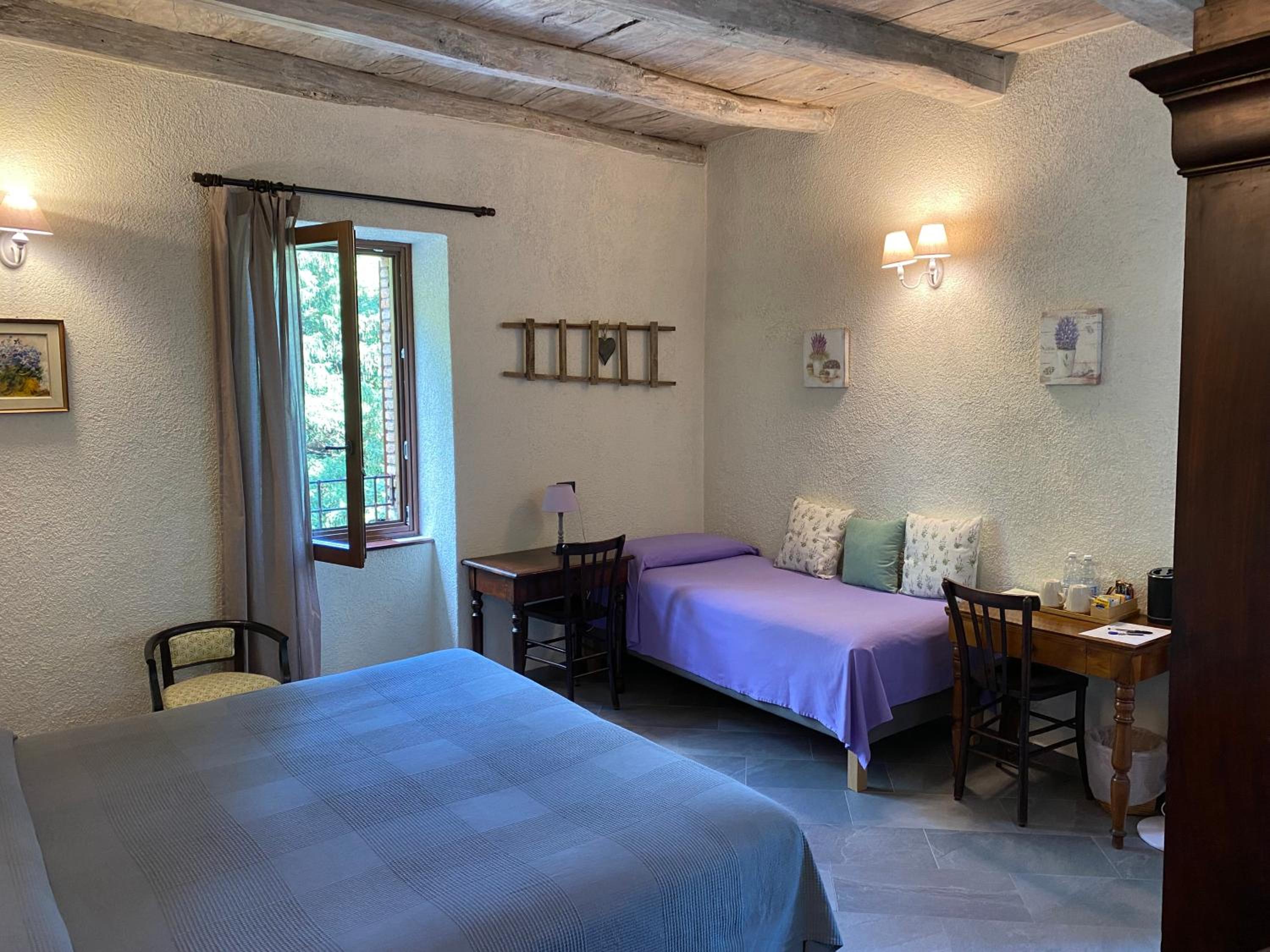 Triple Room with Private Bathroom photo 3