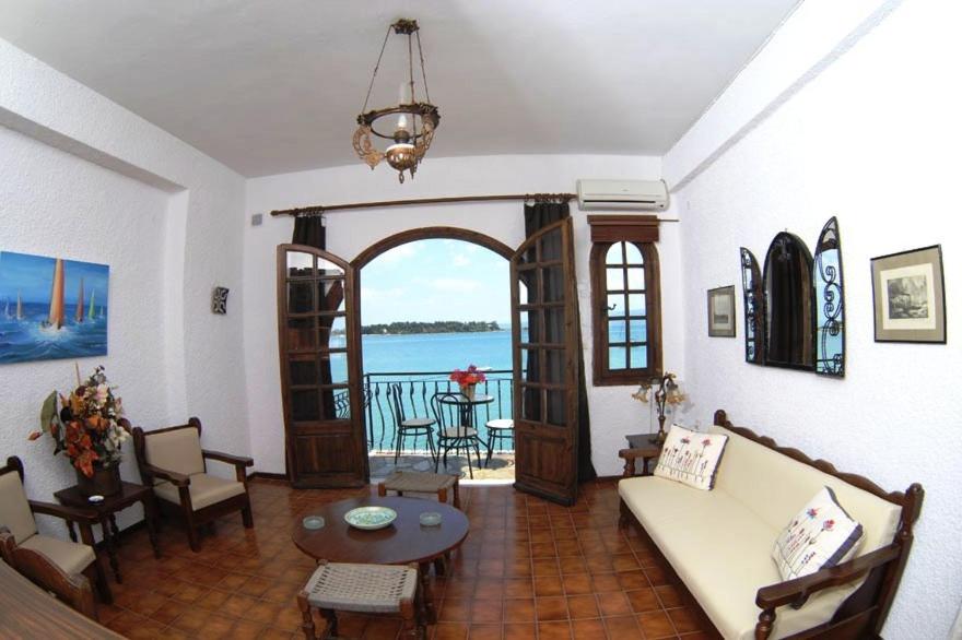 Two-Bedroom Apartment with Sea View (5 Adults) - Photo 15