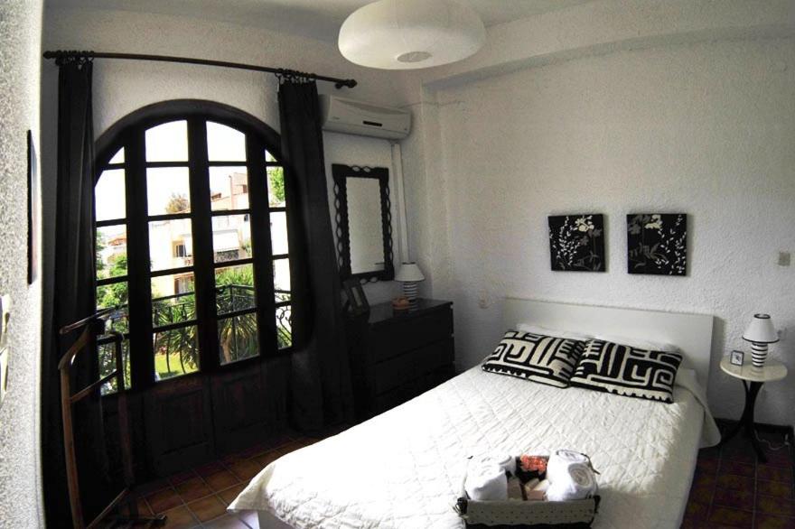 Two-Bedroom Apartment with Sea View (5 Adults) - Photo 18