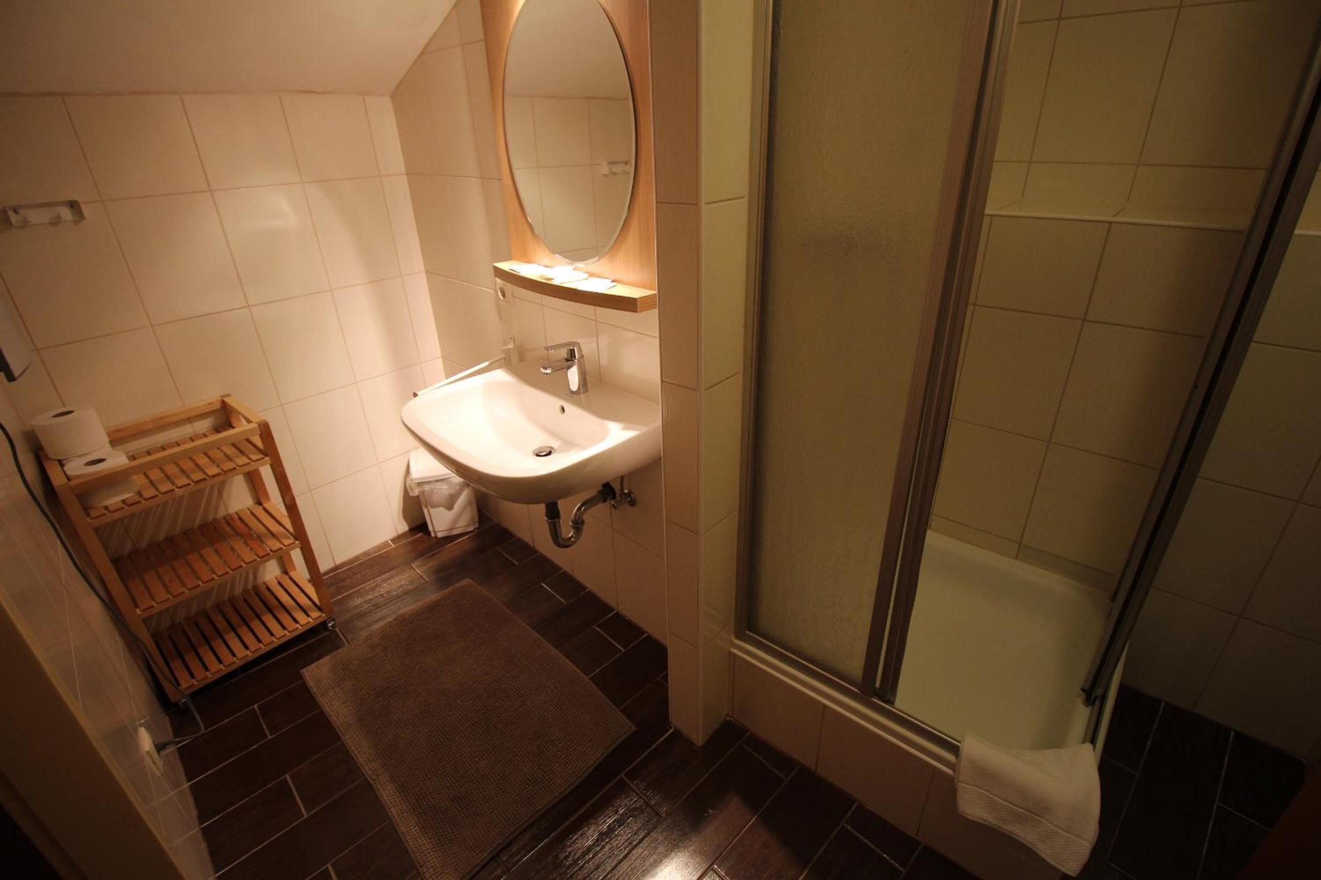 Quadruple Room with Private Bathroom photo 2