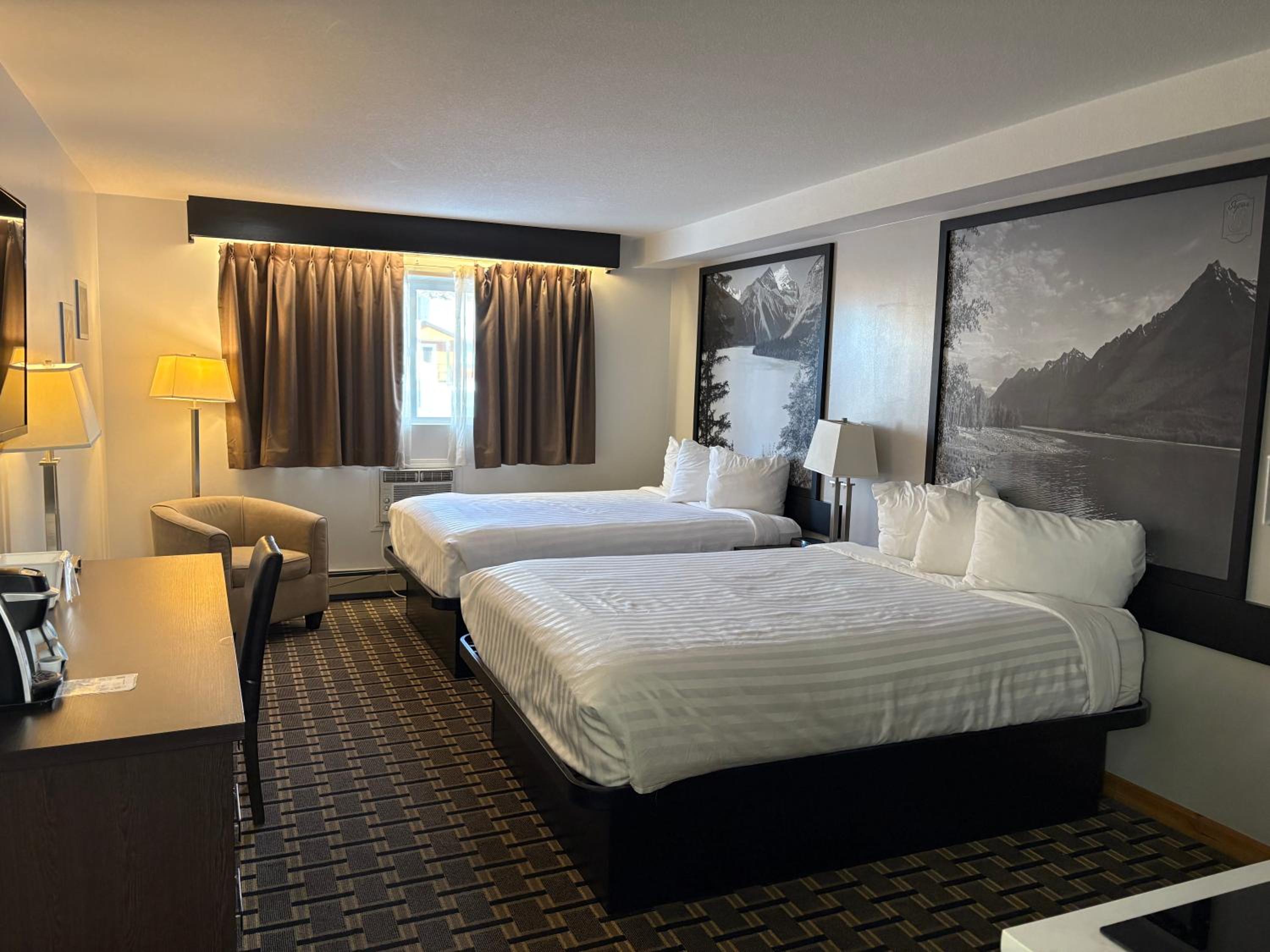 Queen Room with Two Queen Beds and Kitchenette - Non-Smoking