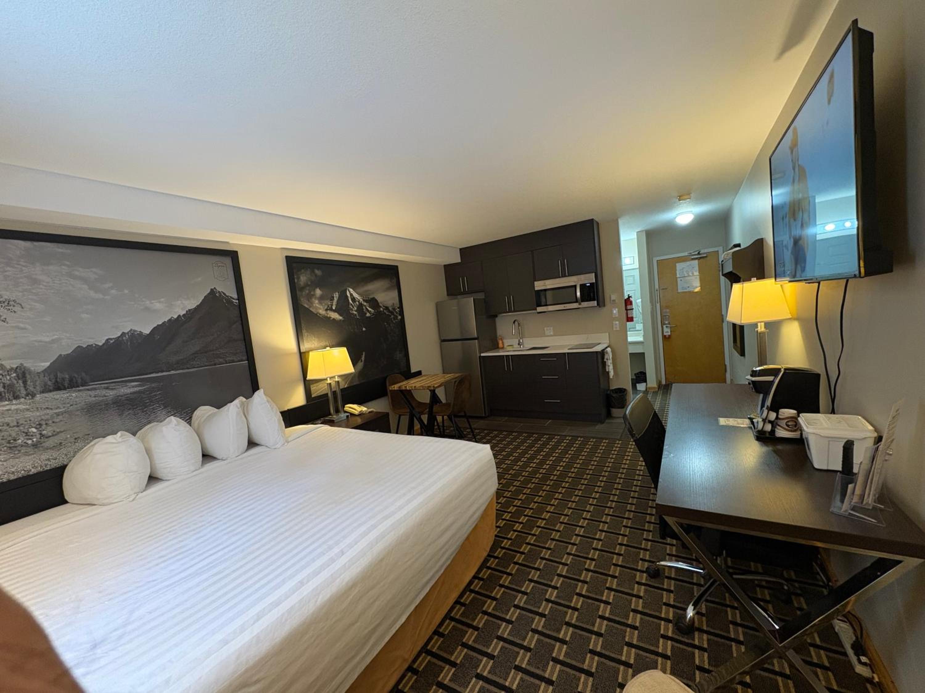 King Room with Kitchenette - Non-Smoking - Photo 3