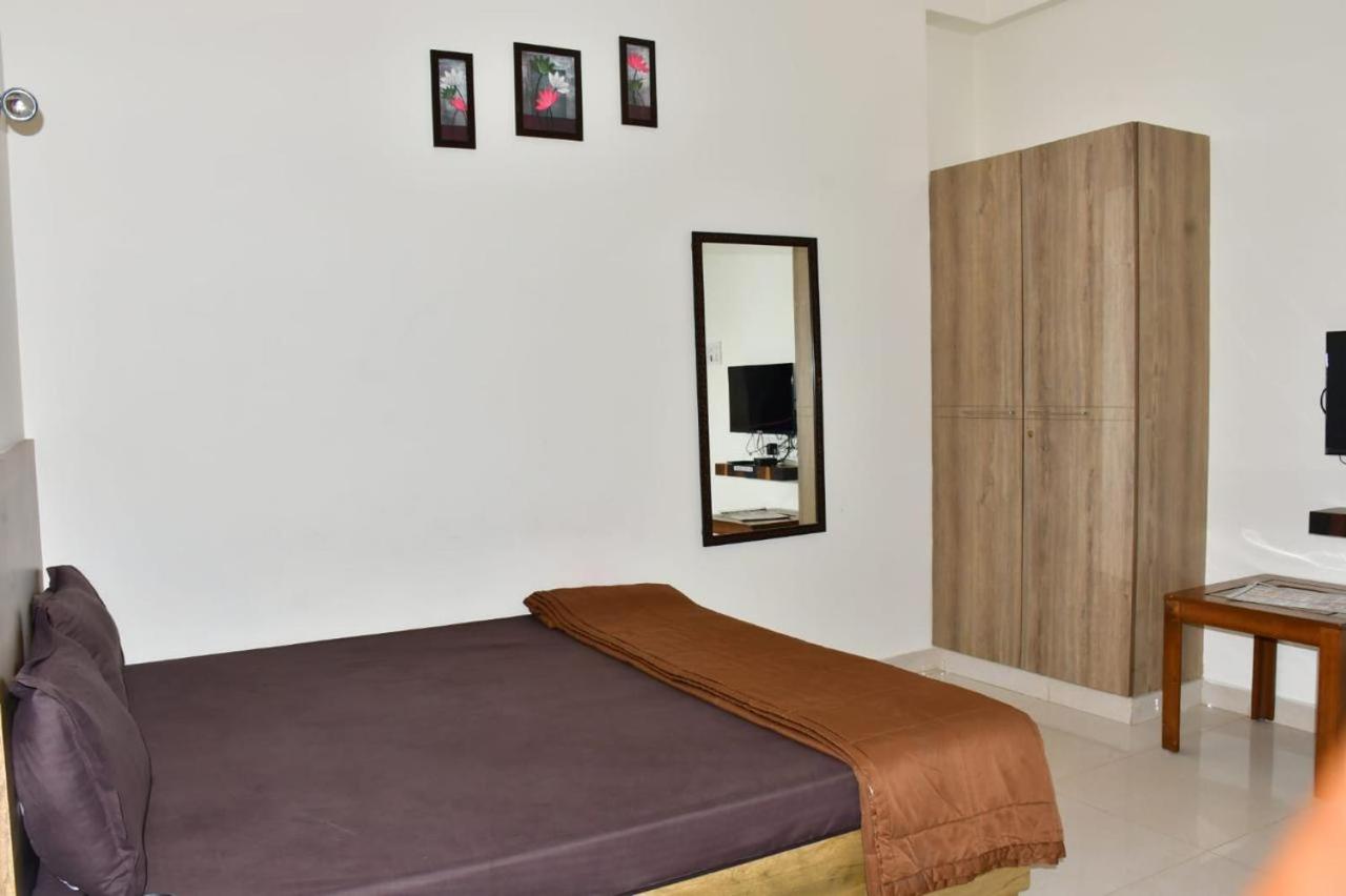 Deluxe Double Room with Balcony photo 2