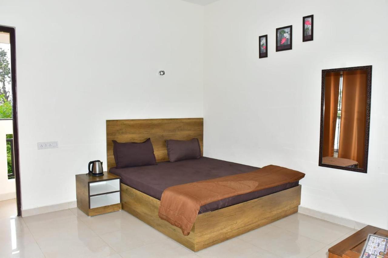 Deluxe Double Room with Balcony photo 1