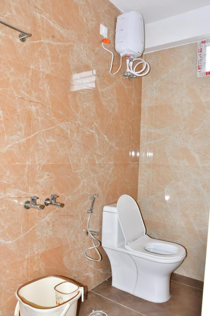 Deluxe Double Room with Balcony photo 3
