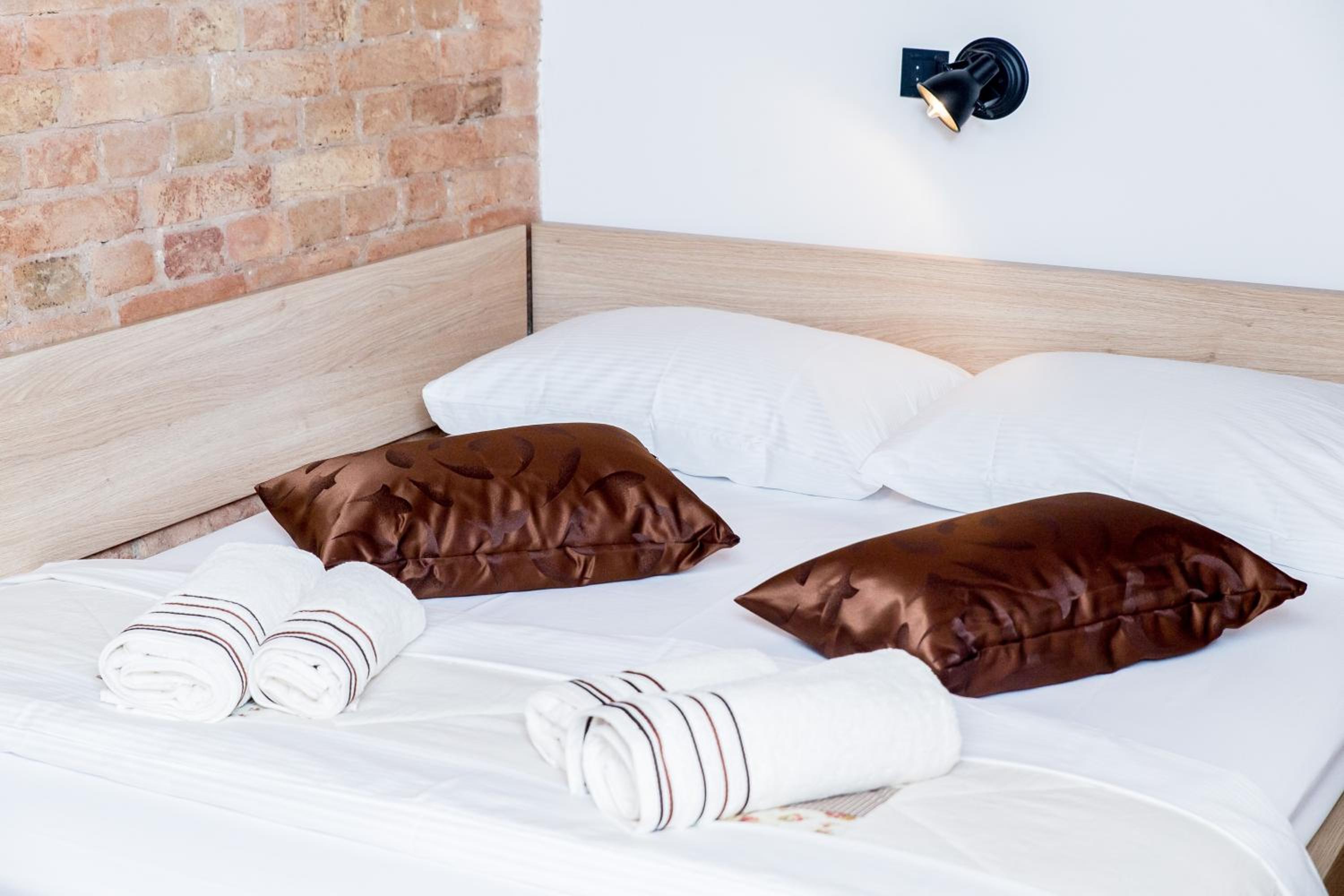 Double Room - Photo 19