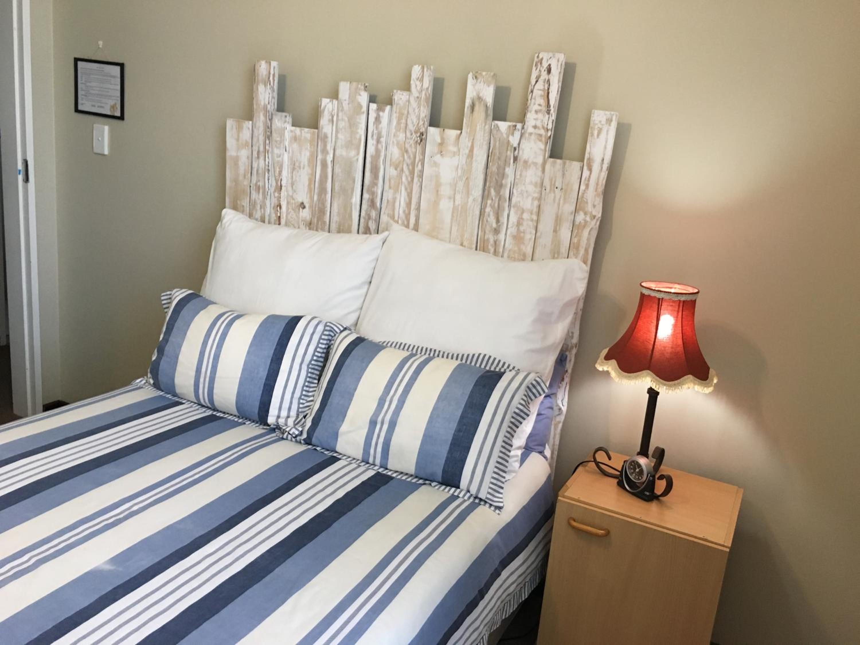 Double or Twin Room with Shared Bathroom photo 1