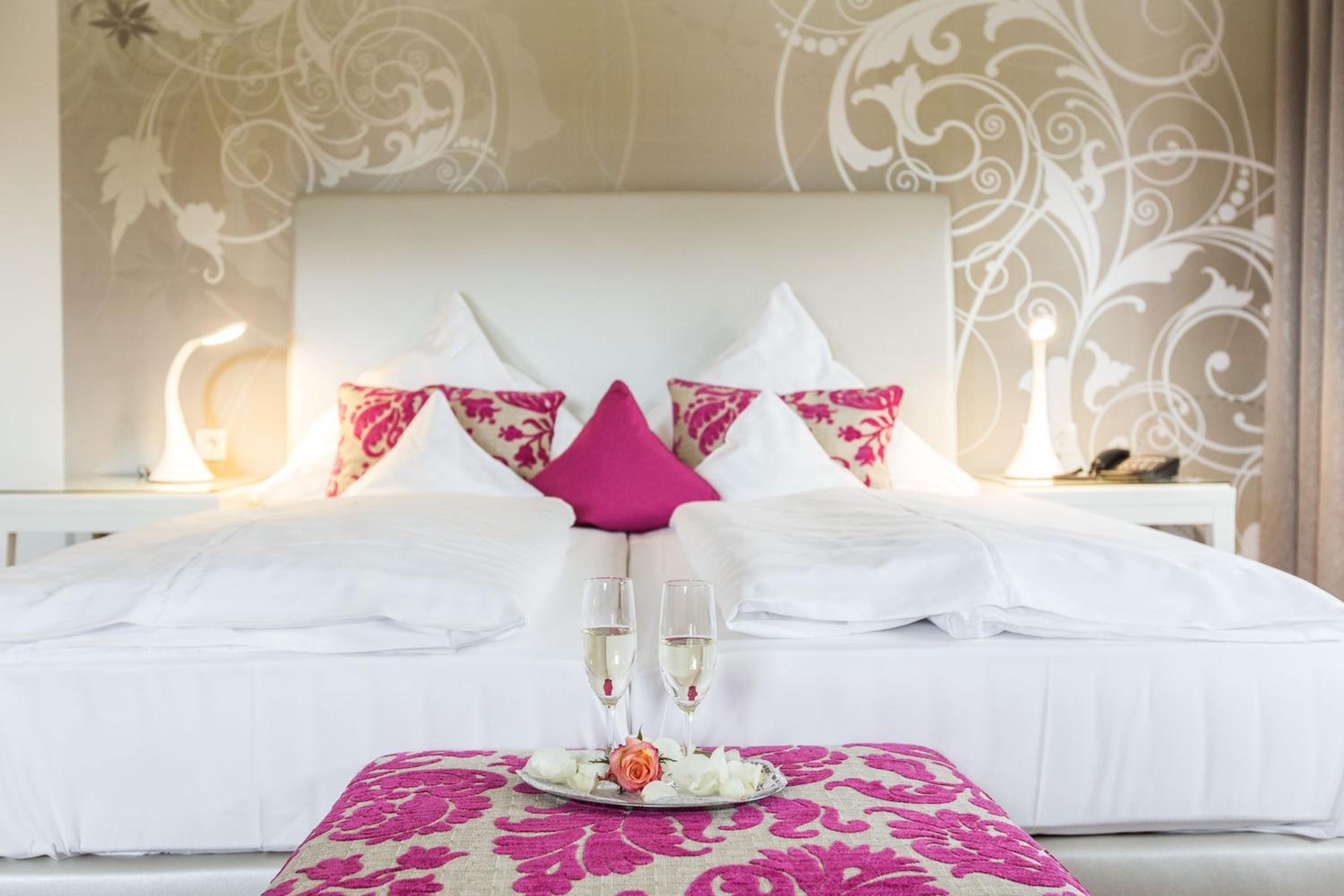 Deluxe Double Room - Photo 9