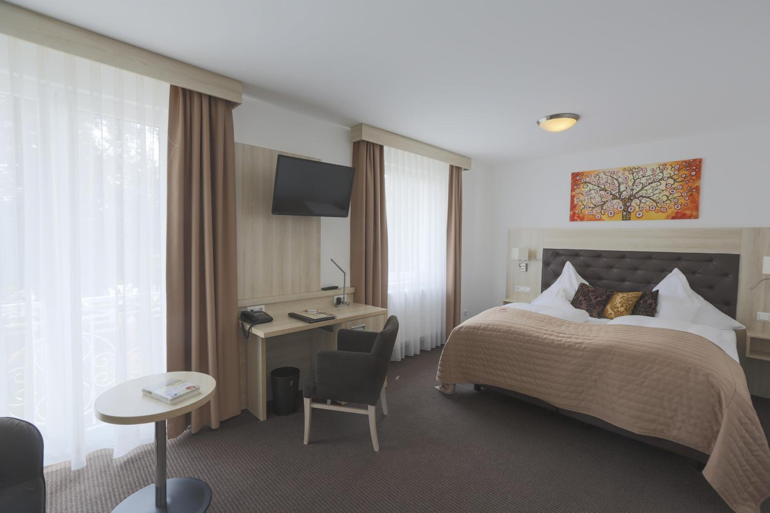 Deluxe Double Room - Photo 7