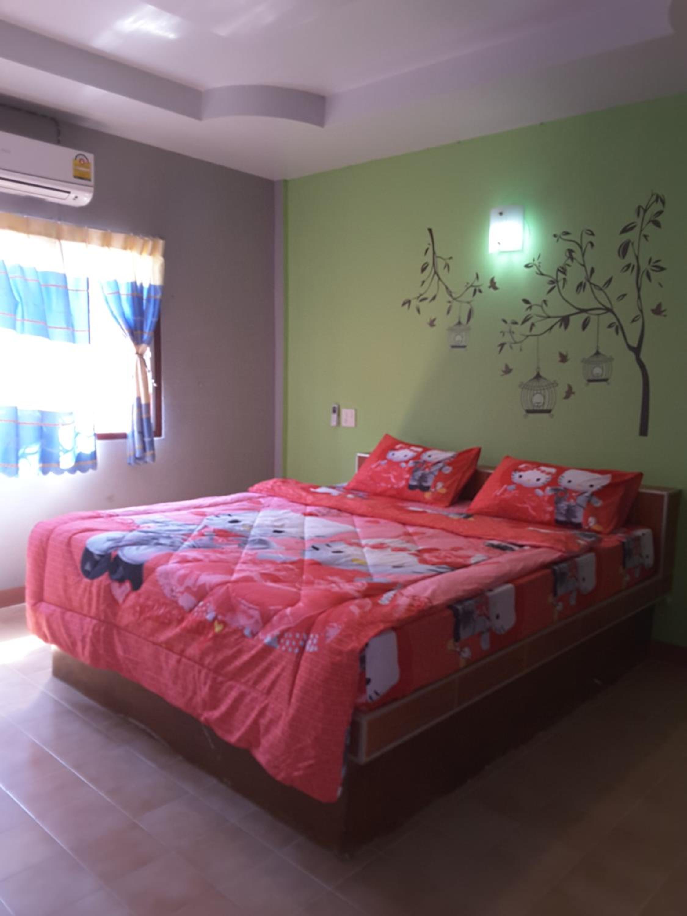 Deluxe King Room - Photo 2