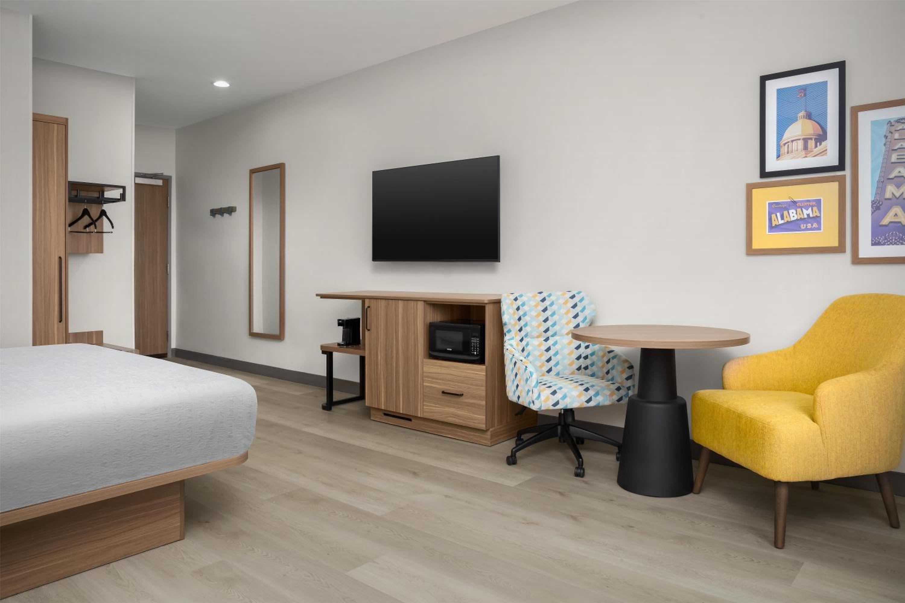 King Room with Sofa Bed - Hearing Accessible