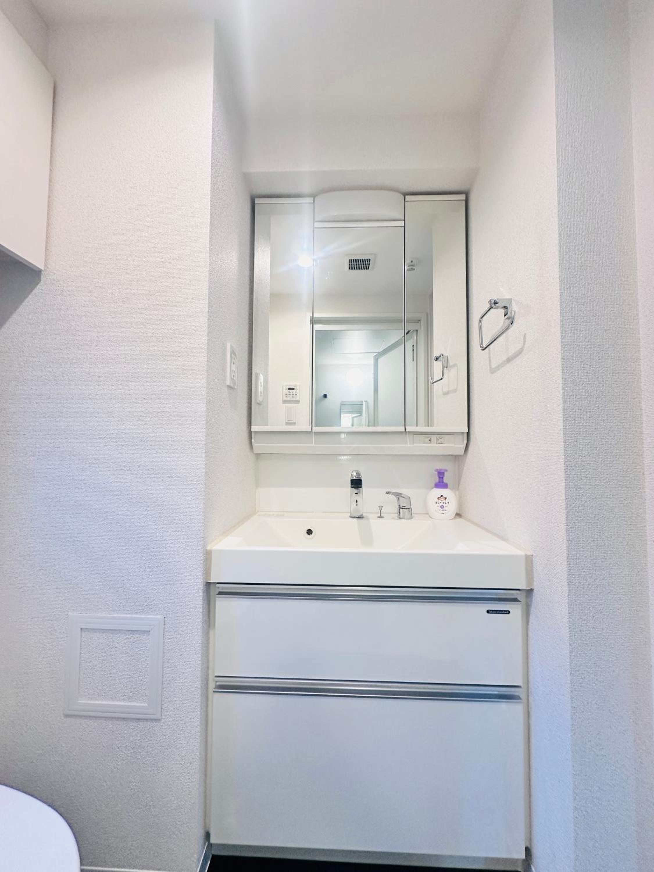 One-Bedroom Apartment with Balcony photo 3