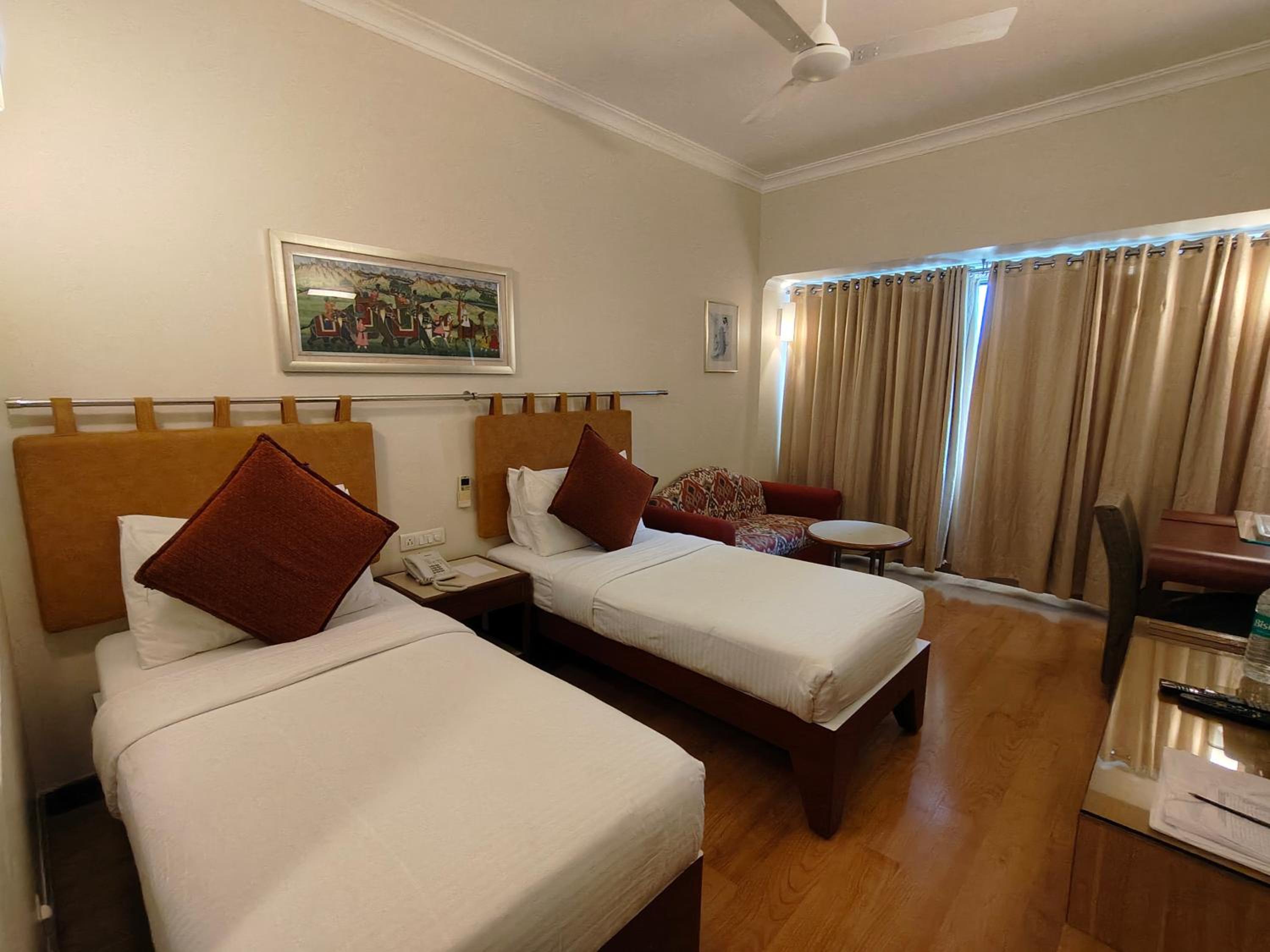 Deluxe Room - Photo 6