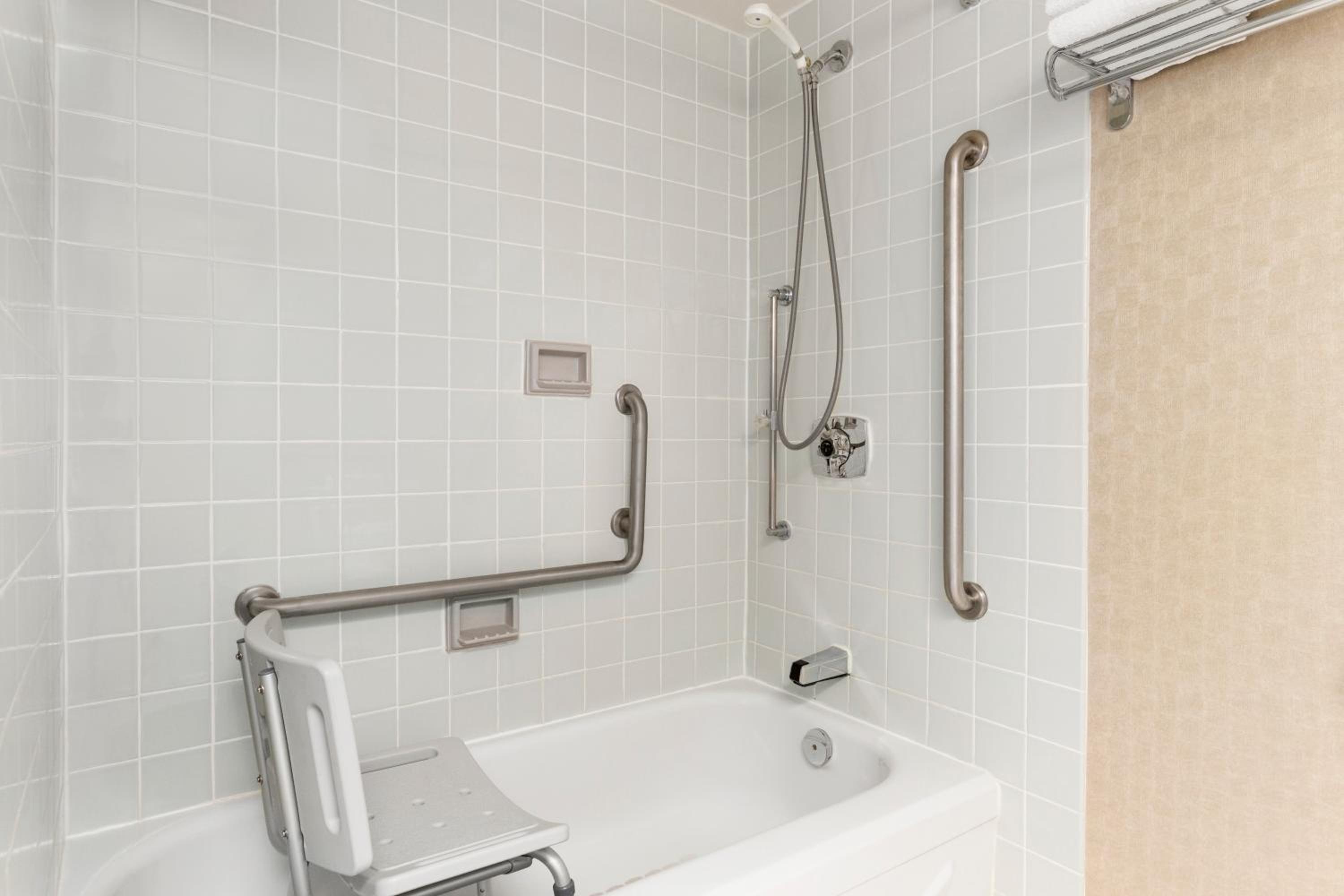 Queen Room - Disability Access/Non-Smoking - Photo 3