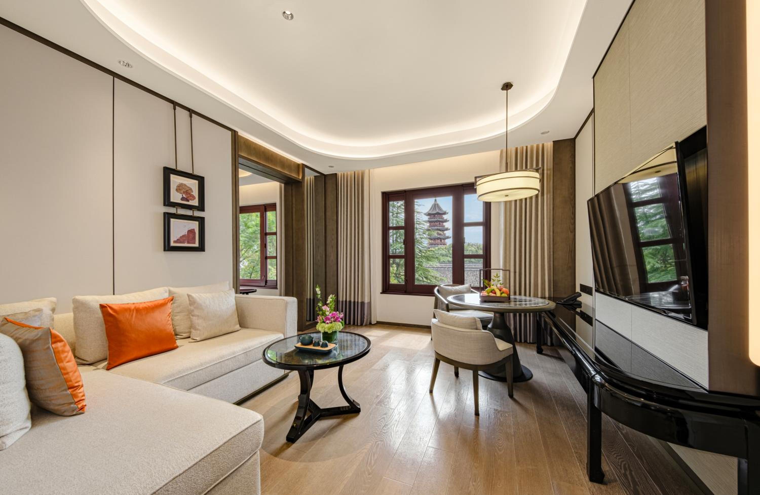 Pagoda Suite photo 2