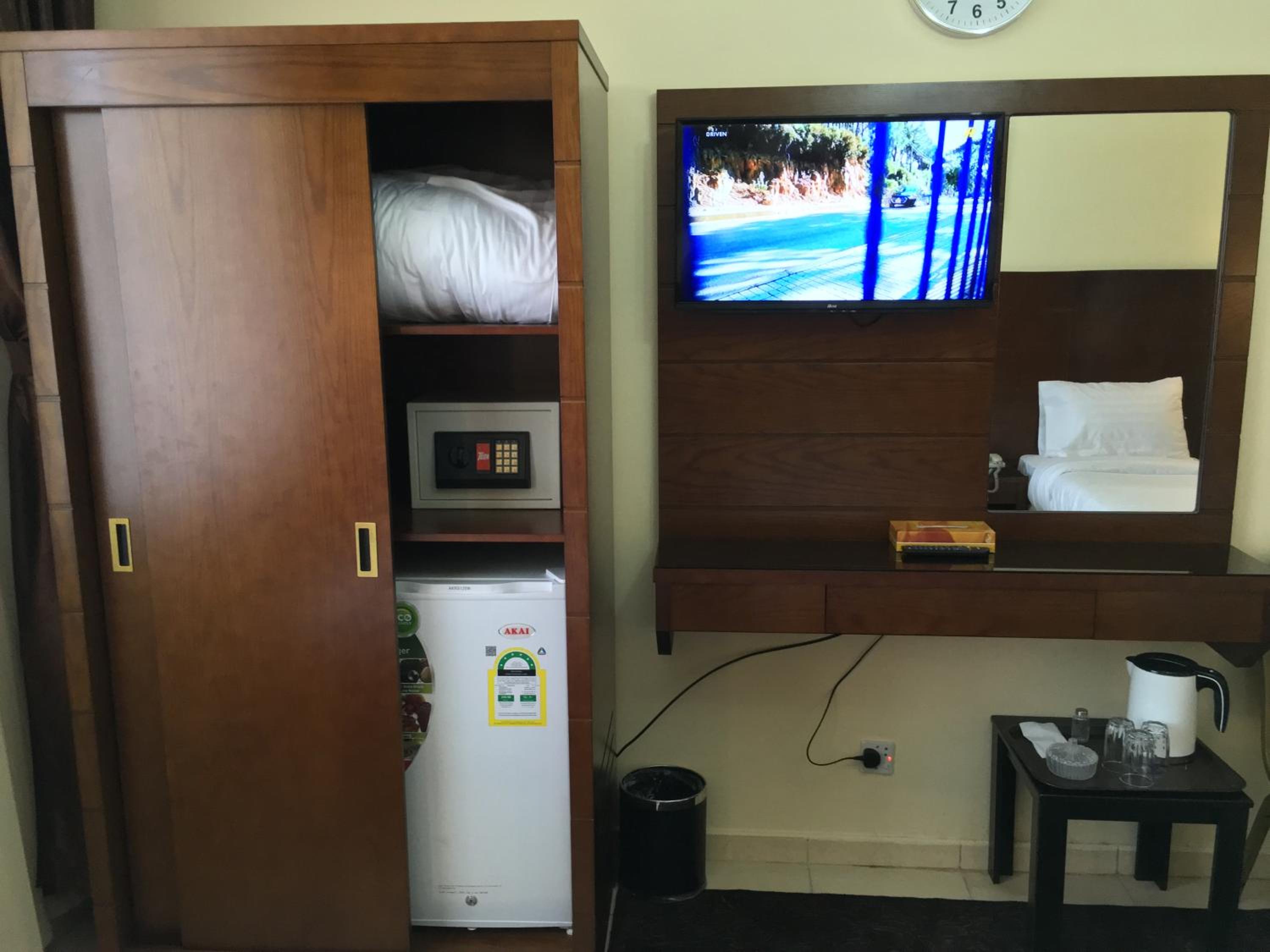 Deluxe King Room photo 3