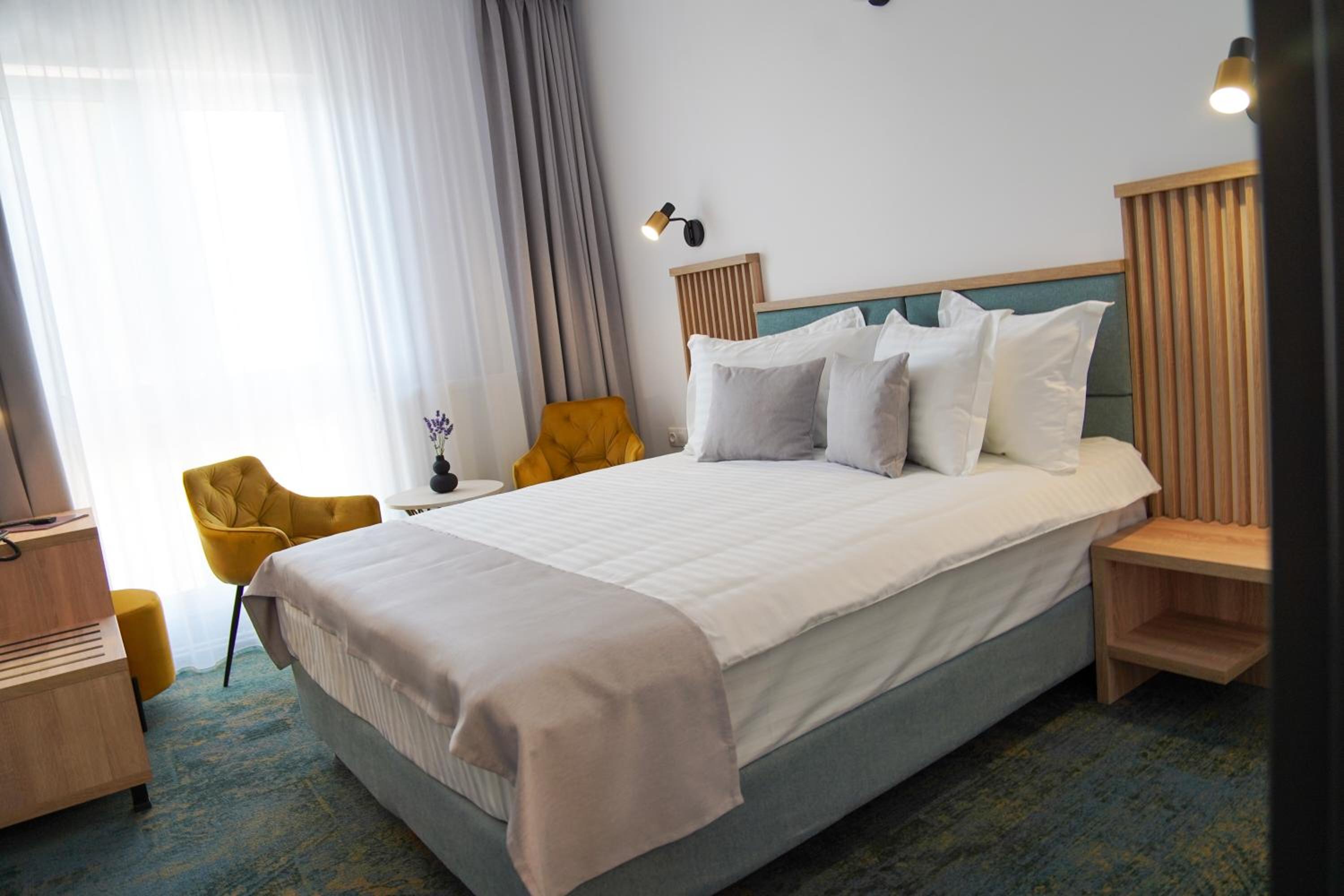 Superior One-Bedroom Apartment