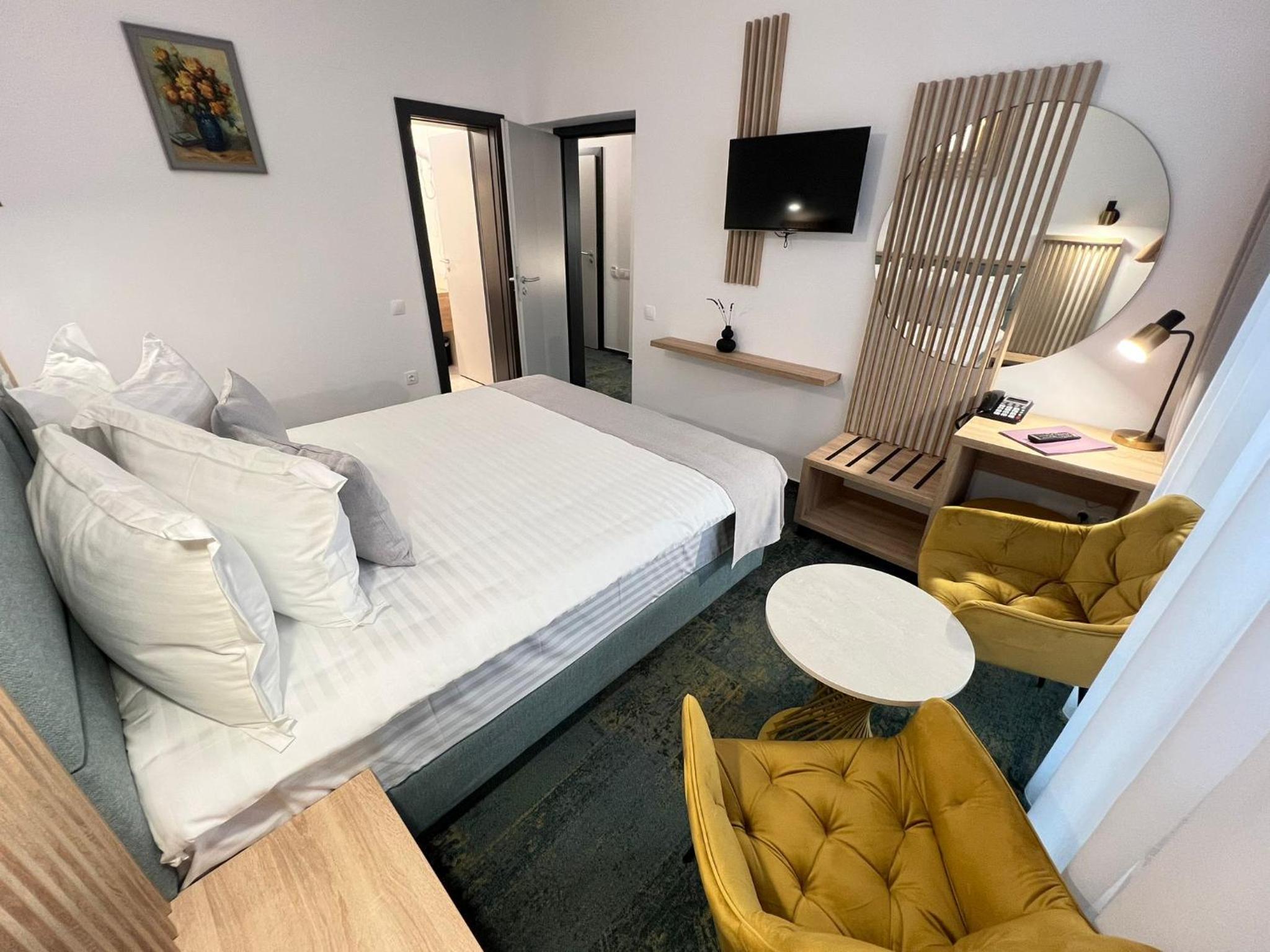 Superior One-Bedroom Apartment