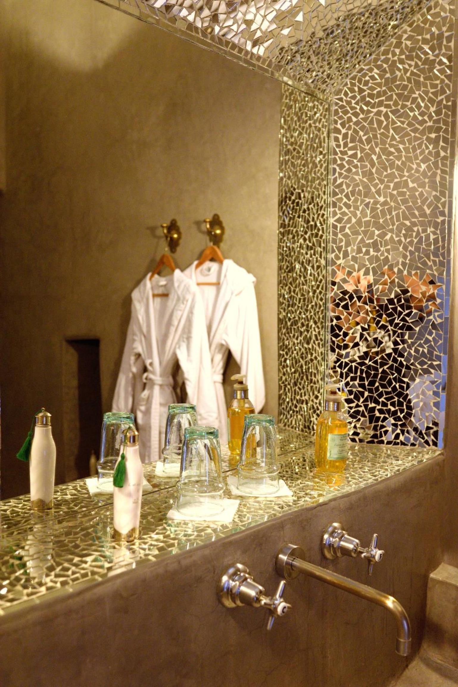Deluxe Junior Suite - Photo 5