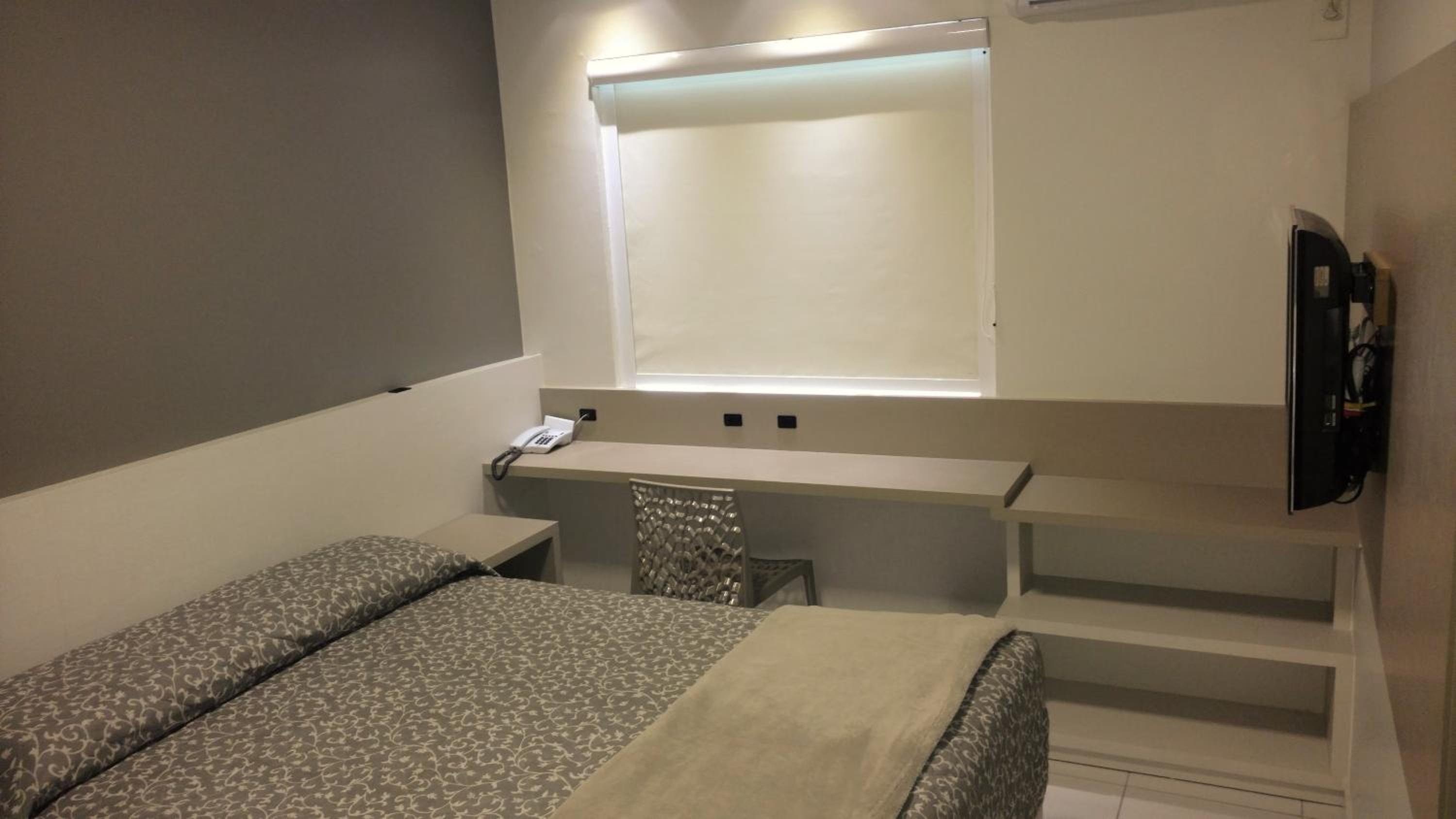 Standard Triple Room with 3 Single Beds