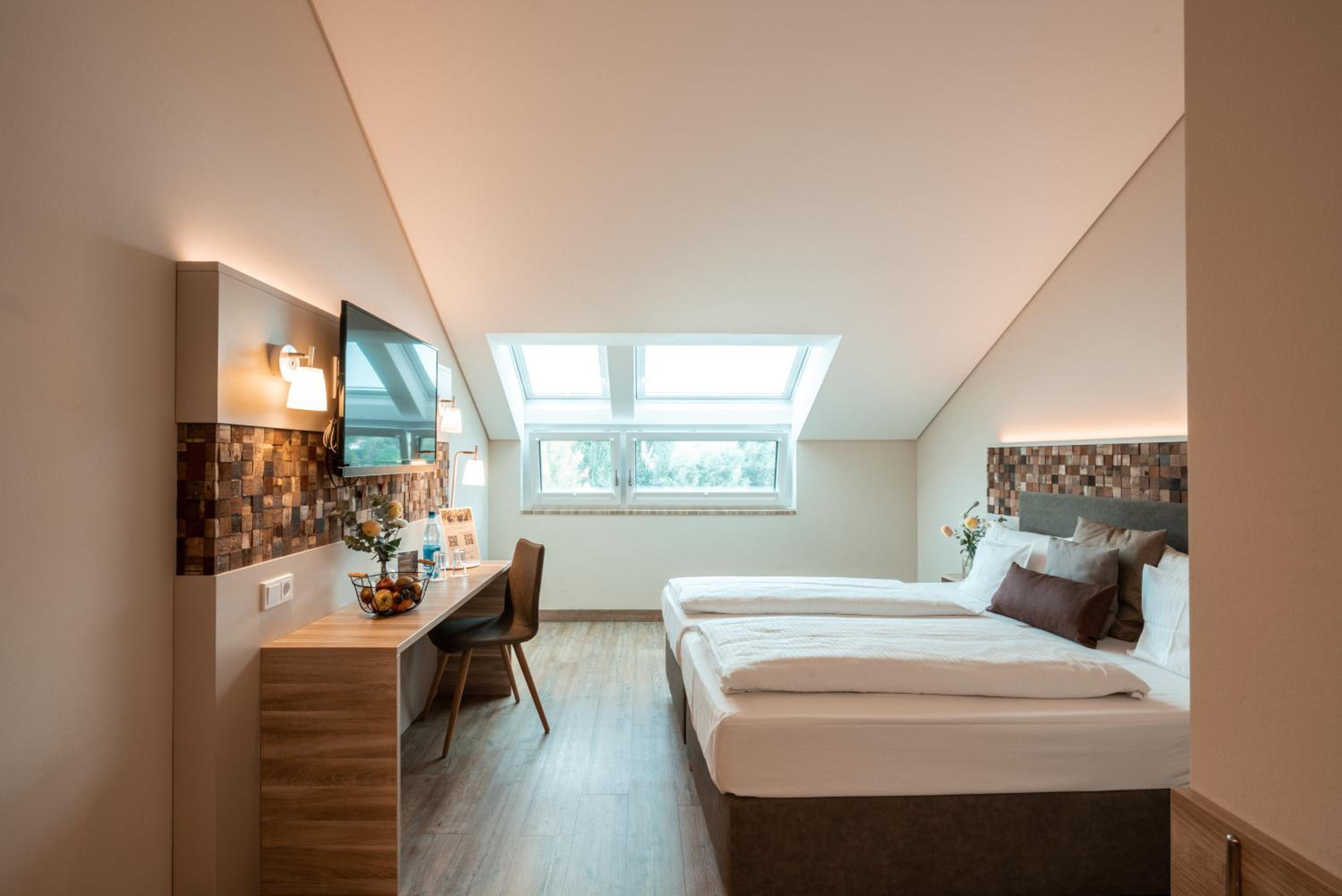 Double Room - Photo 12