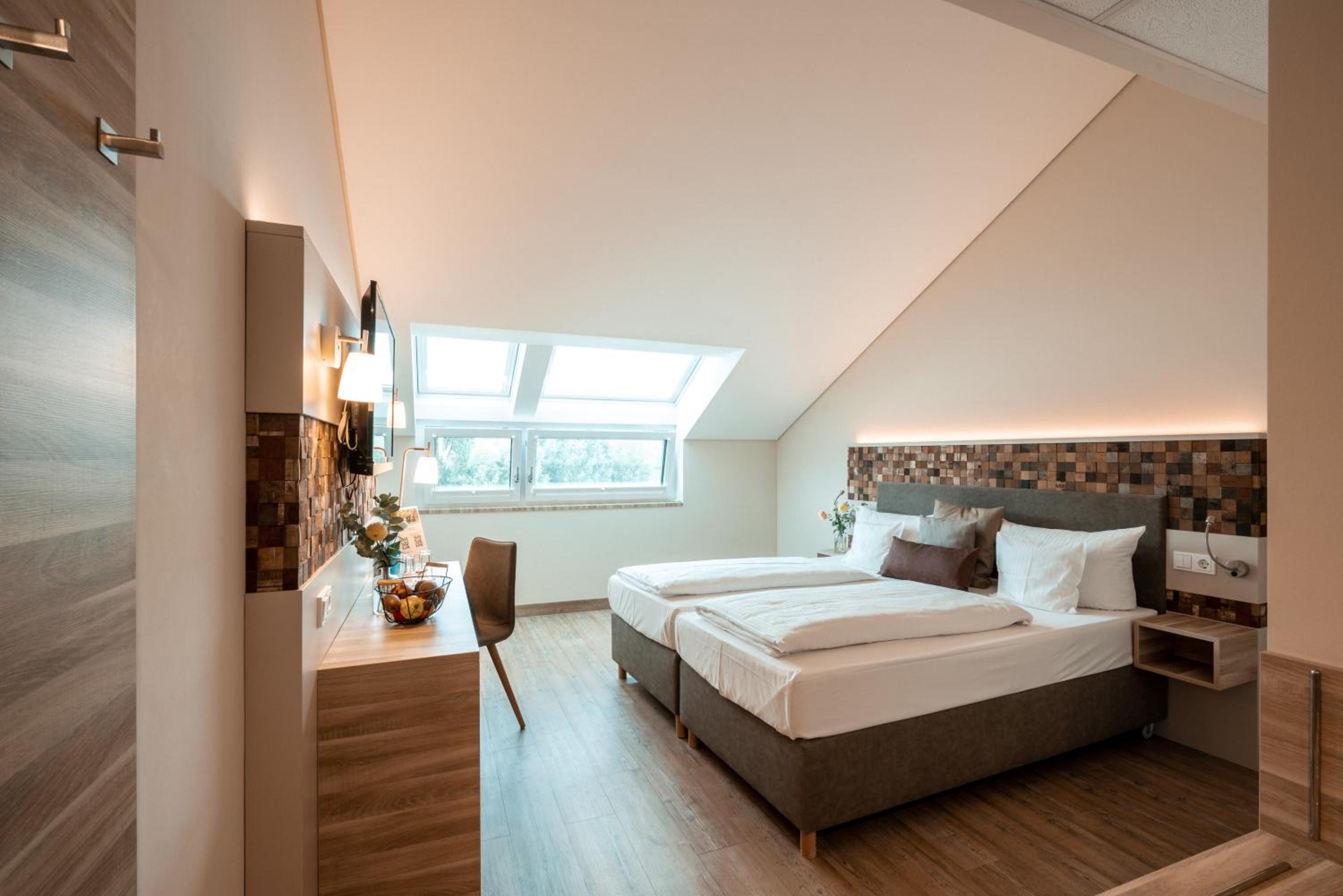 Double Room - Photo 15