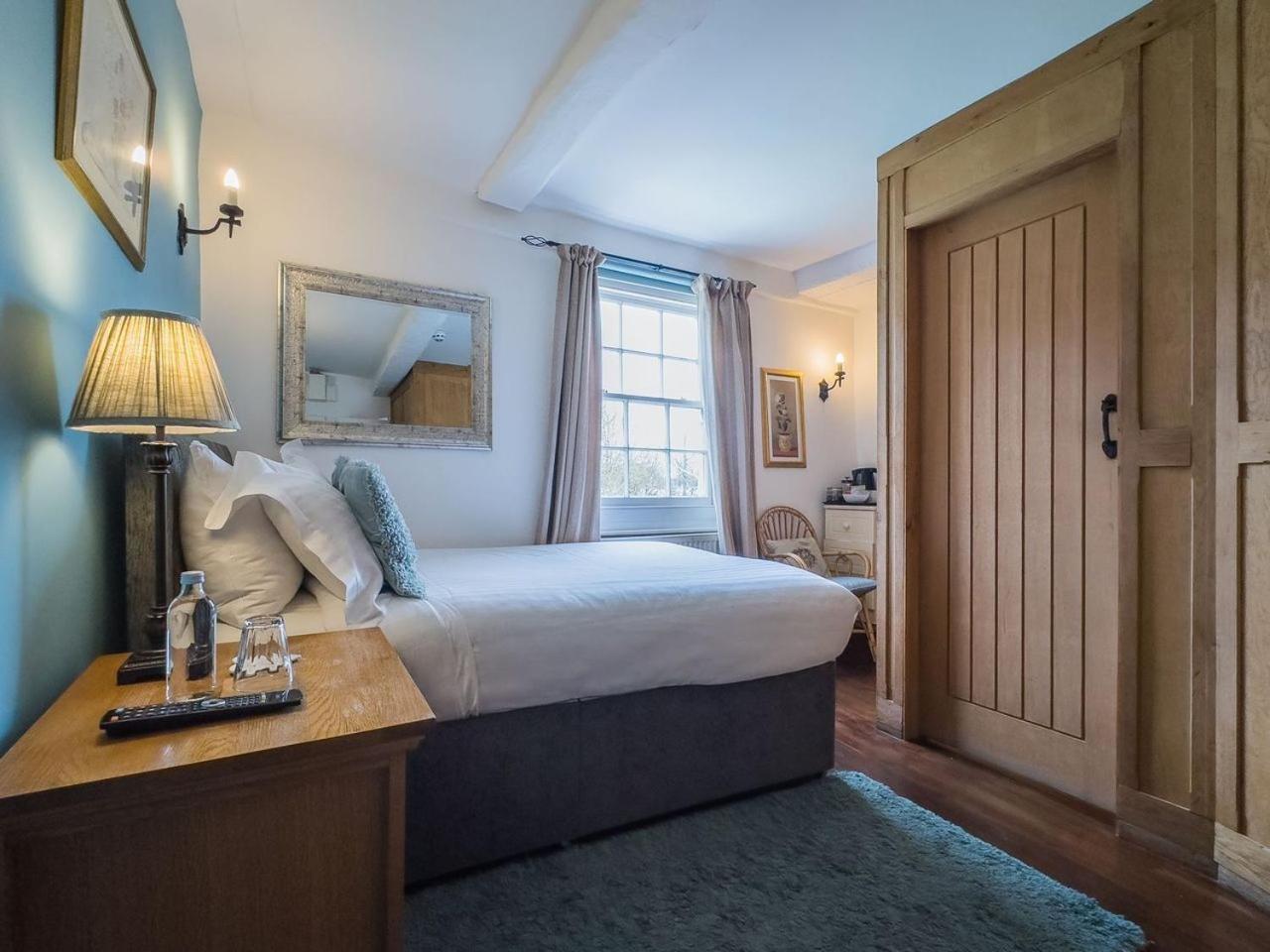 Standard Single Room with Shower photo 3