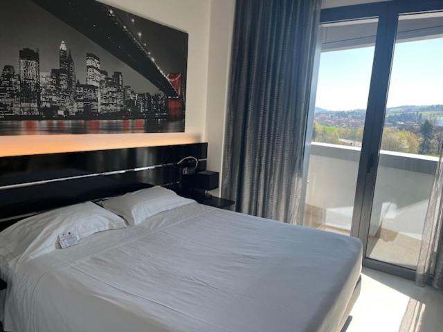 King Room with Balcony photo 2