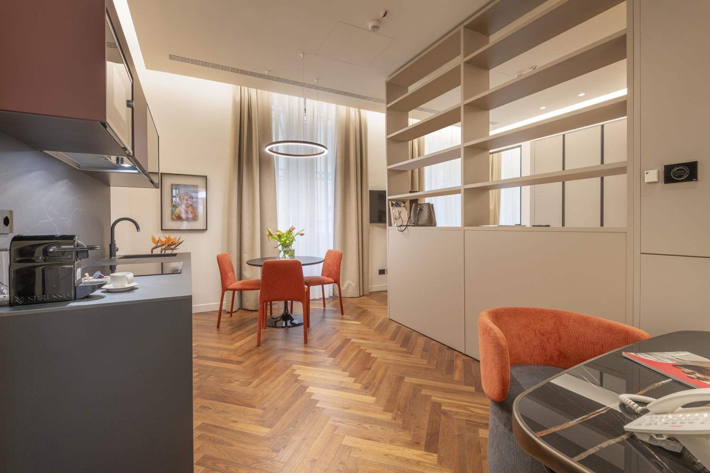 Deluxe Apartment
