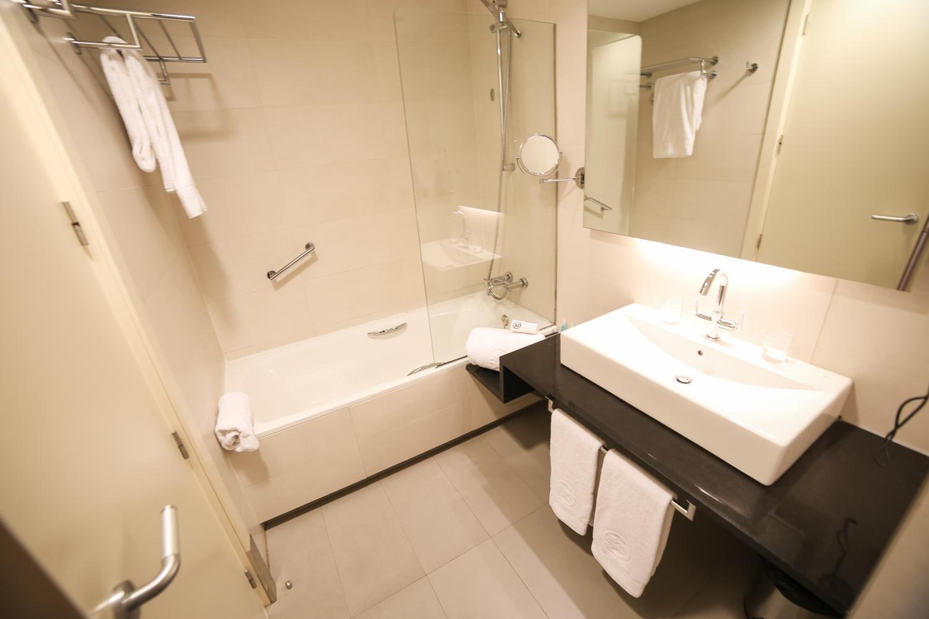 Double or Twin Room - Photo 4